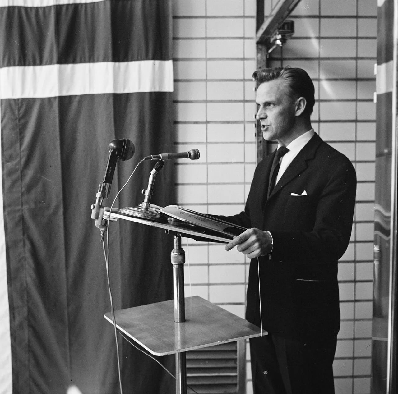 Portrait of Rolf Søder (1918–1998) – memorial page