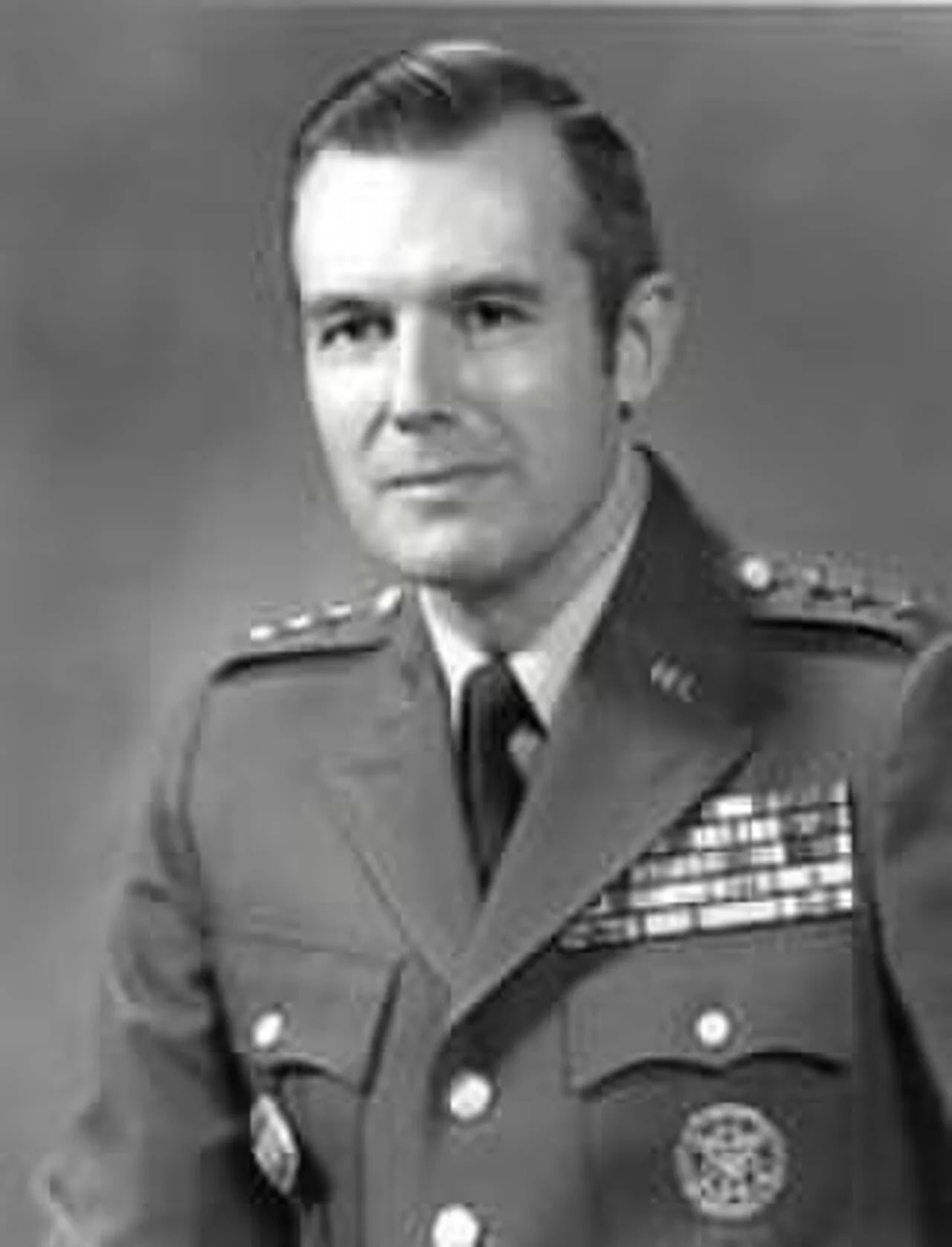 Portrait of Rolland V. Heiser (1925–2016) – memorial page