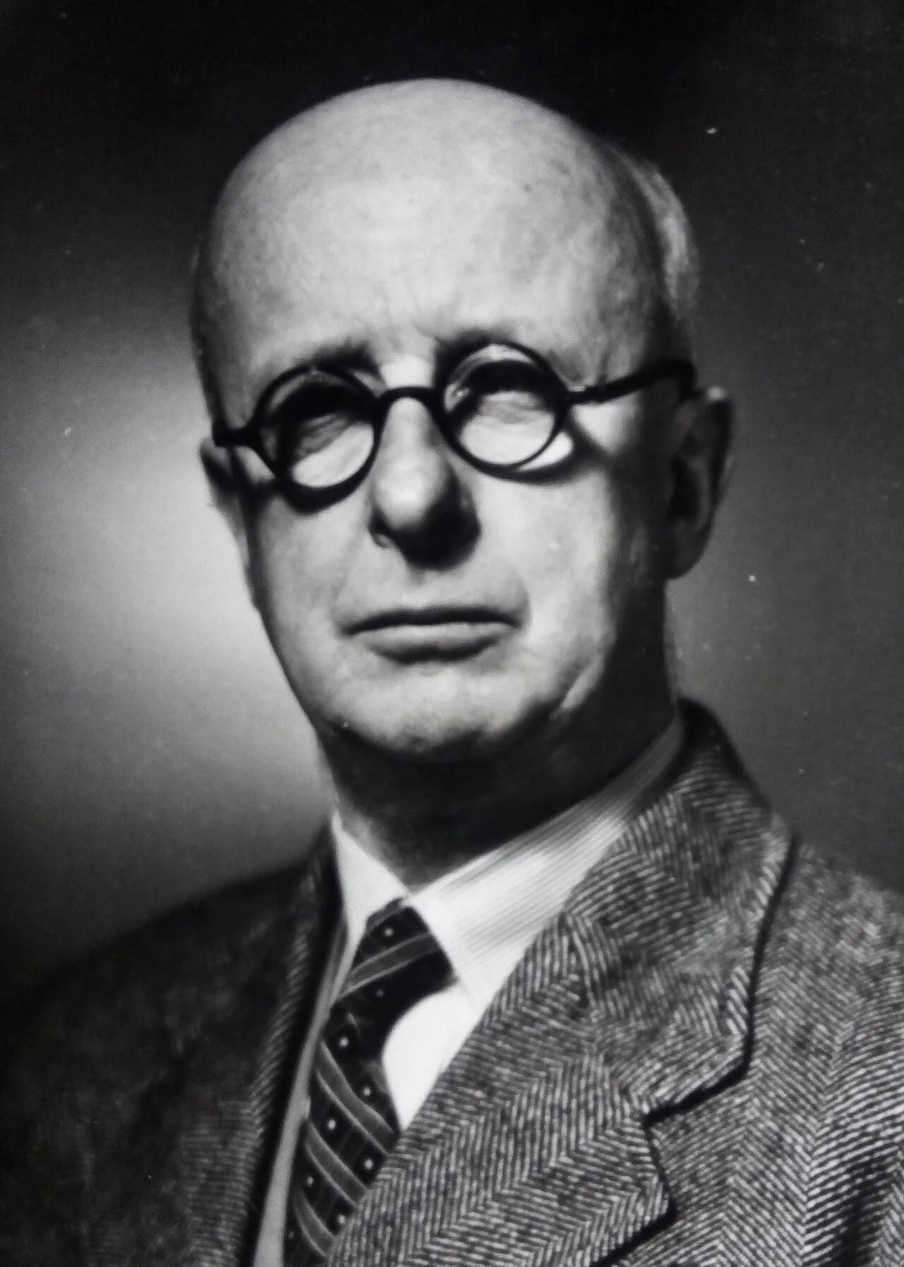 Portrait of Ronald Algie (1888–1978) – memorial page