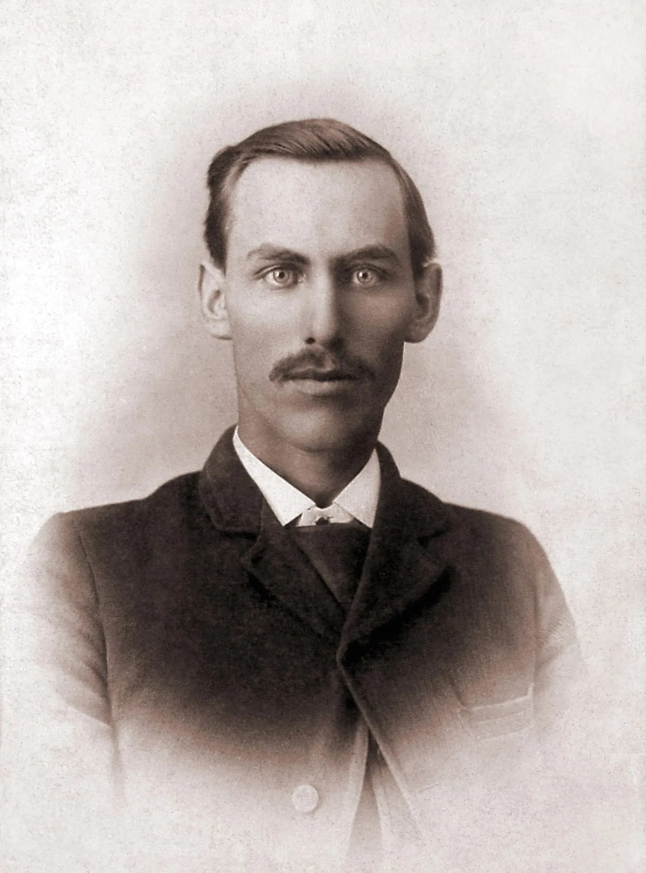 Portrait of Ross Winn (1871–1912) – memorial page