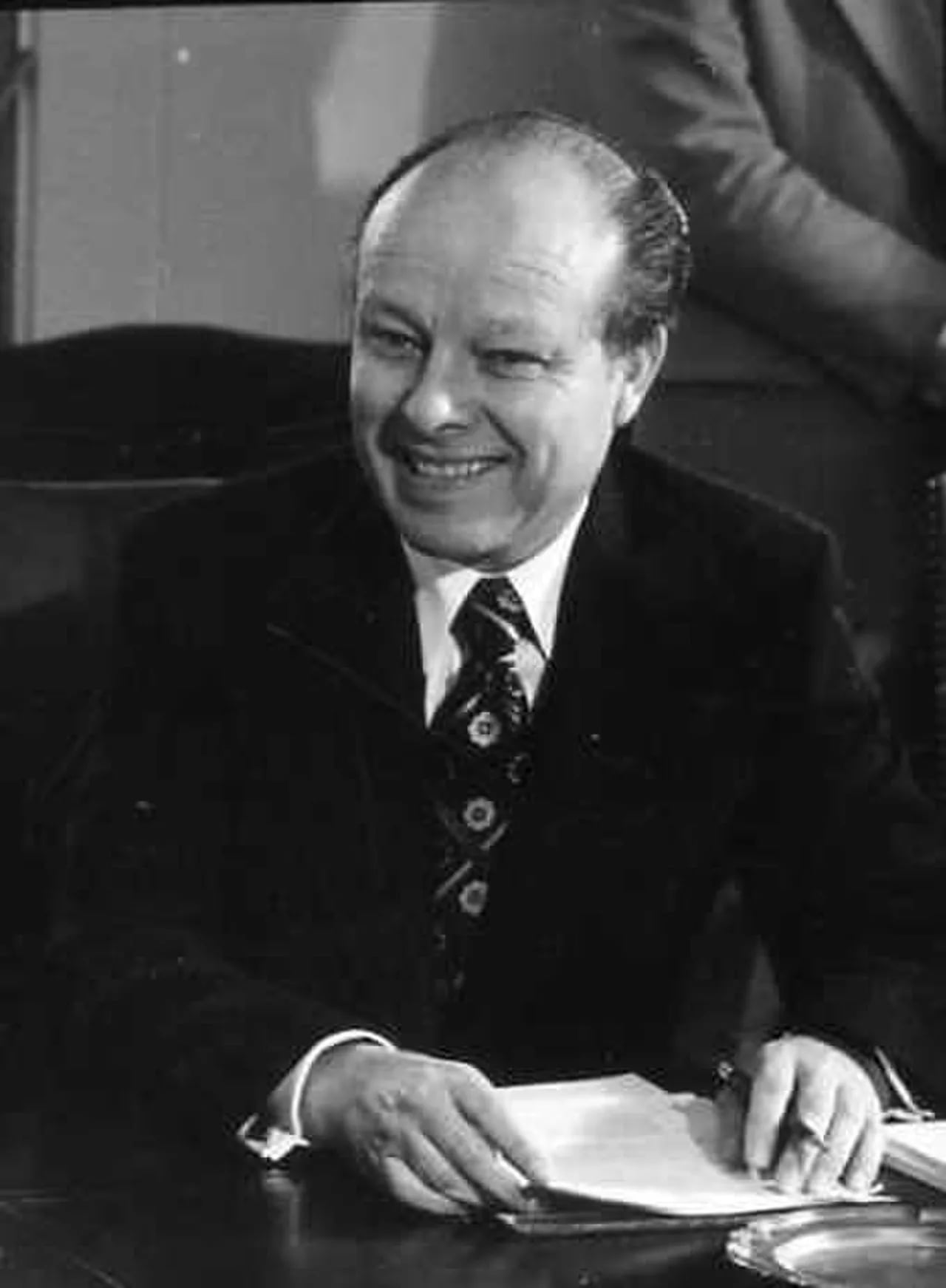 Portrait of Roy Ash (1918–2011) – memorial page