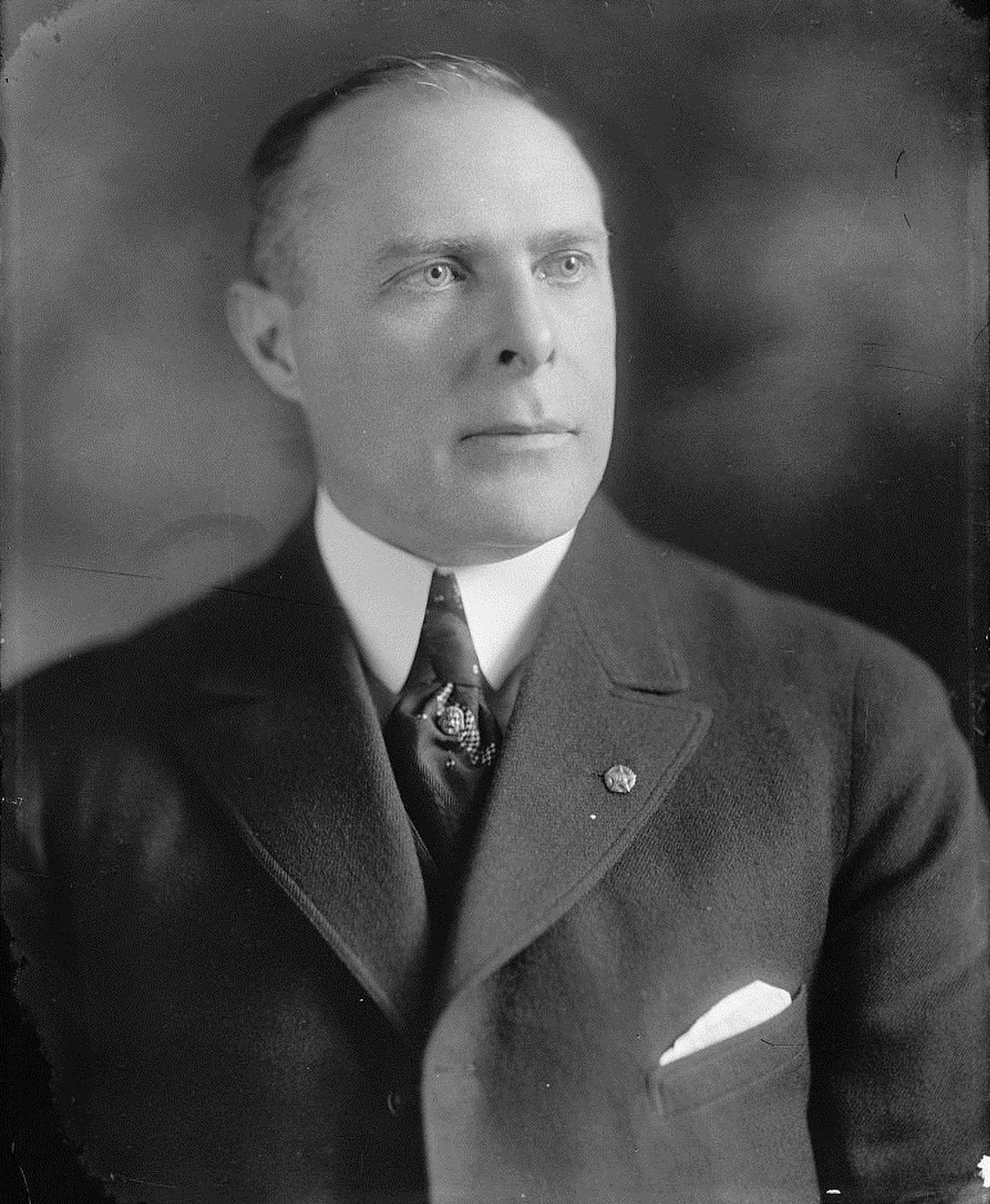 Portrait of Roy G. Fitzgerald (1875–1962) – memorial page