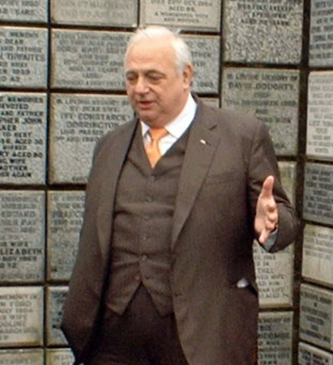 Portrait of Roy Hudd (1936–2020) – memorial page