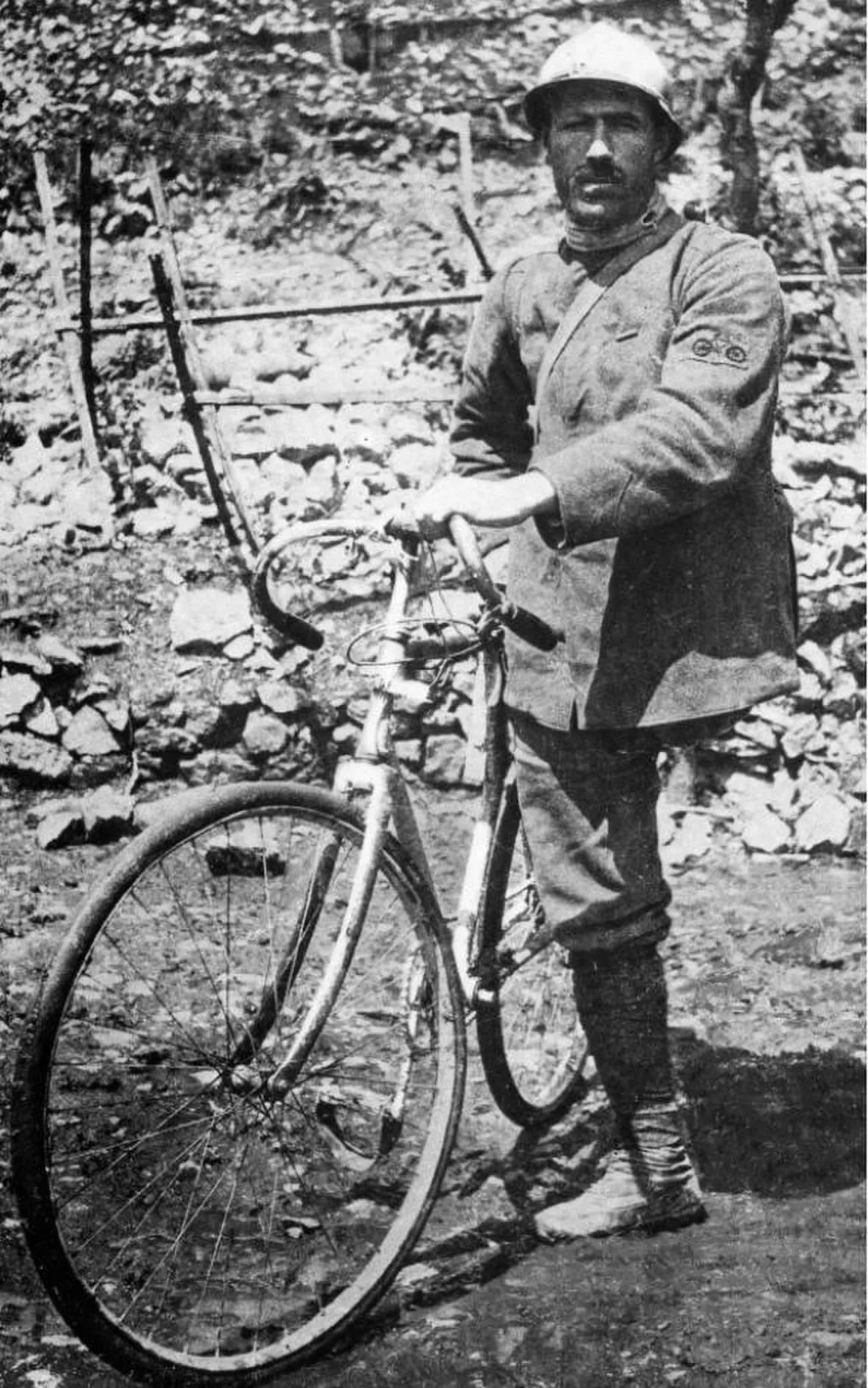 Portrait of Enrico Toti (1882–1916) – memorial page