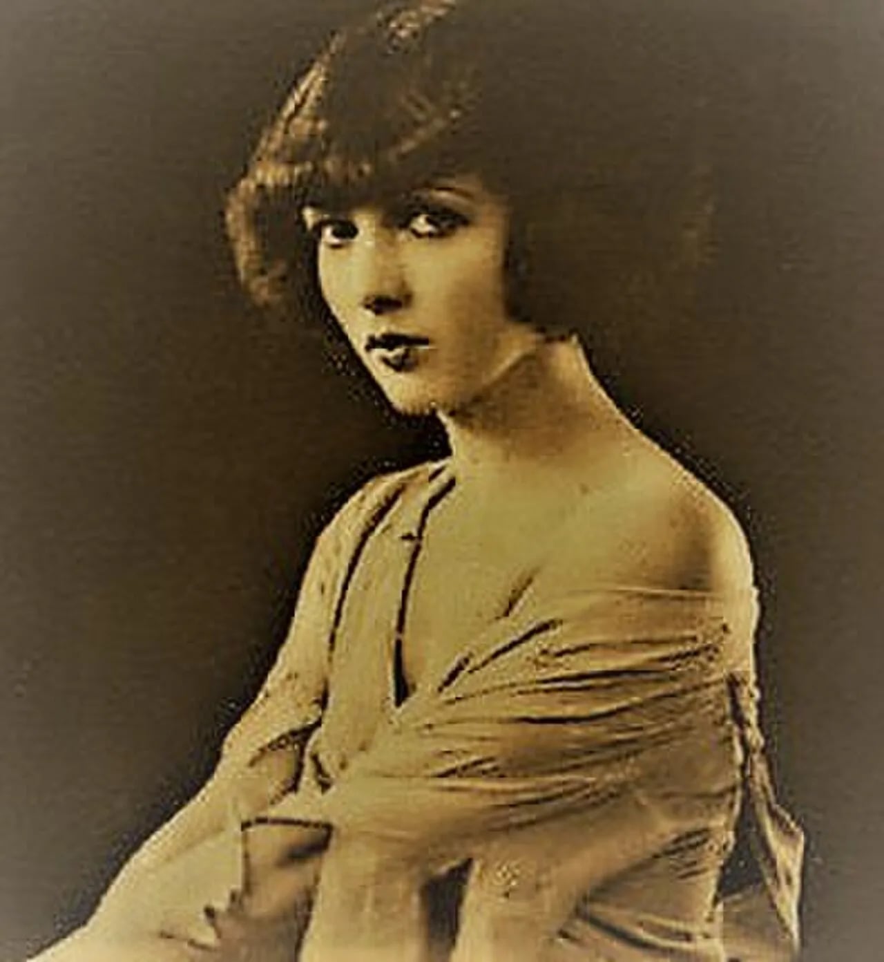 Portrait of Sally Long (1901–1987) – memorial page