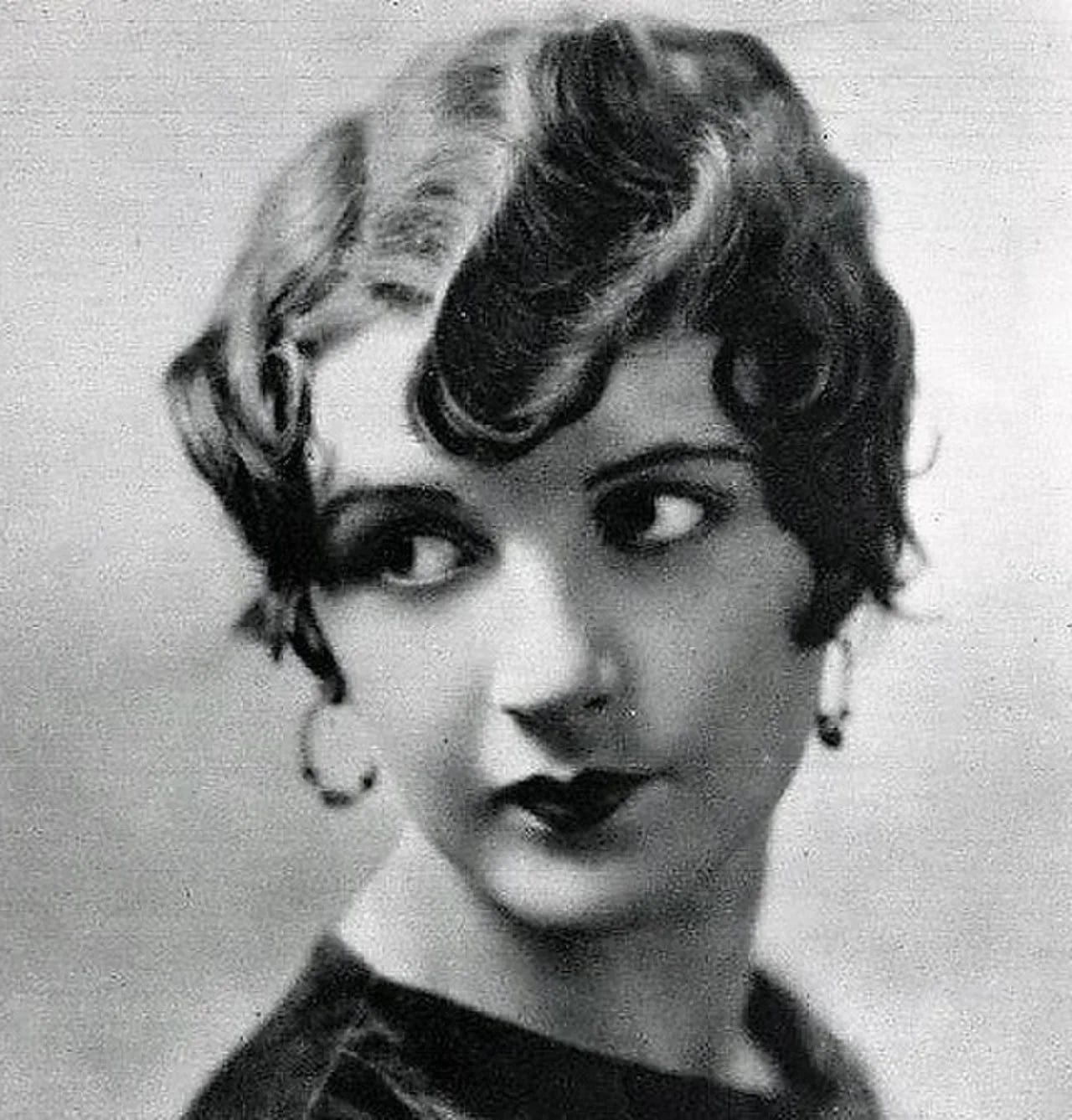 Portrait of Sally Phipps (1911–1978) – memorial page