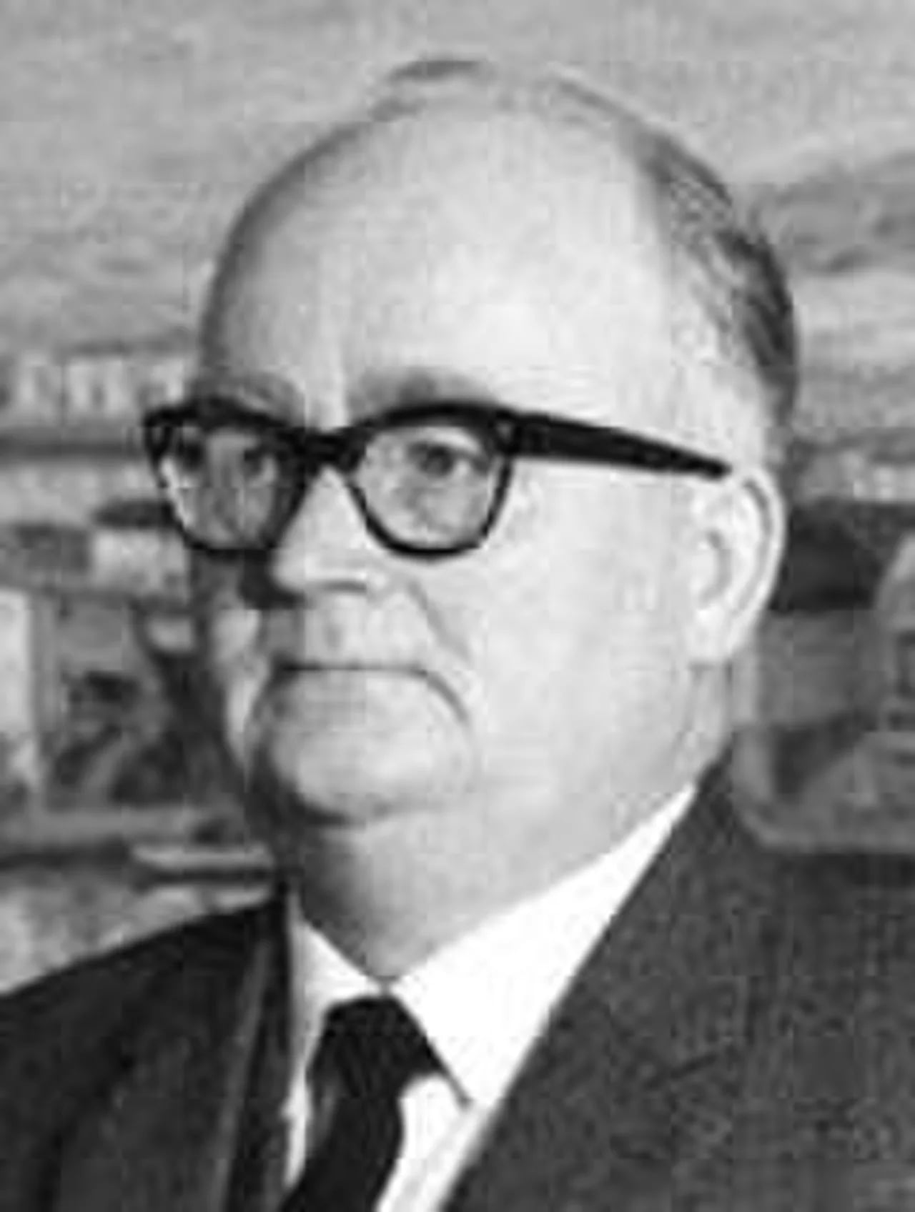 Portrait of Peter Mohr Dam (1898–1968) – memorial page