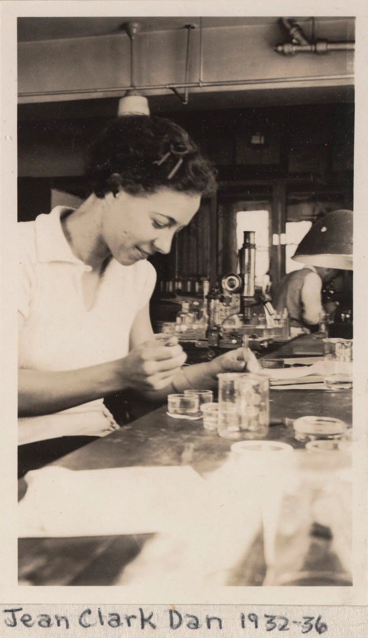 Porträt von Jean Clark Dan (1910–1978) – Gedenkseite