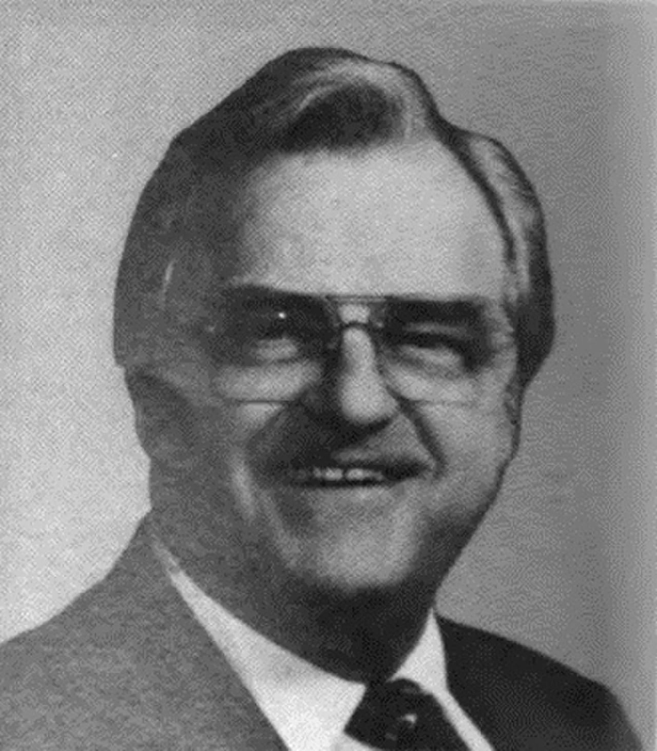 Portrait of John E. Grotberg (1925–1986) – memorial page