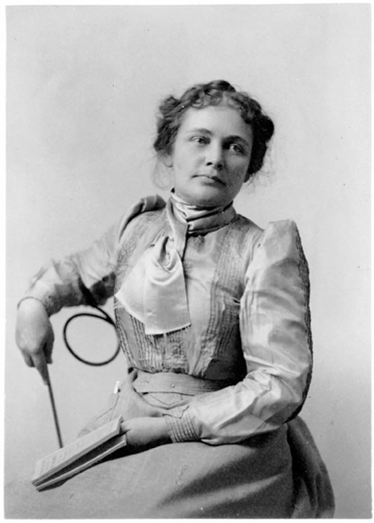 Portrait of Sharlot Hall (1870–1943) – memorial page