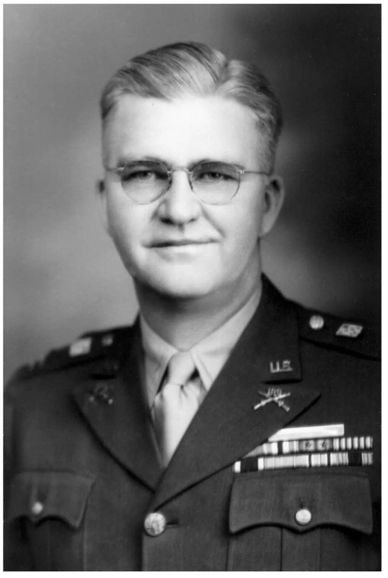 Portrait of Sherwood Dixon (1896–1973) – memorial page