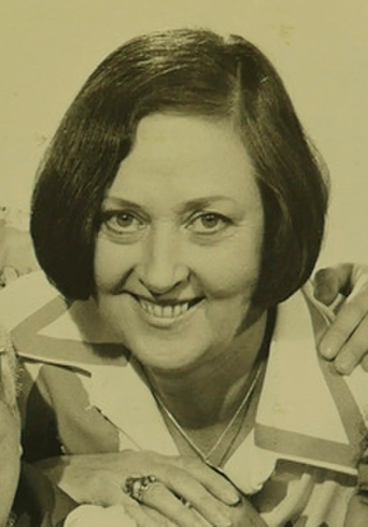 Portrait of Shona McFarlane (1929–2001) – memorial page