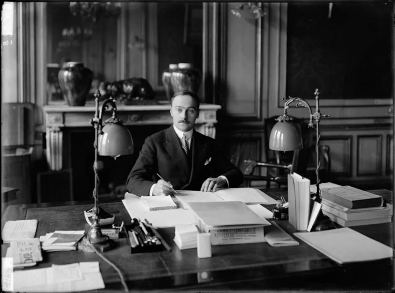 Porträt von André Dezarrois (1889–1979) – Gedenkseite