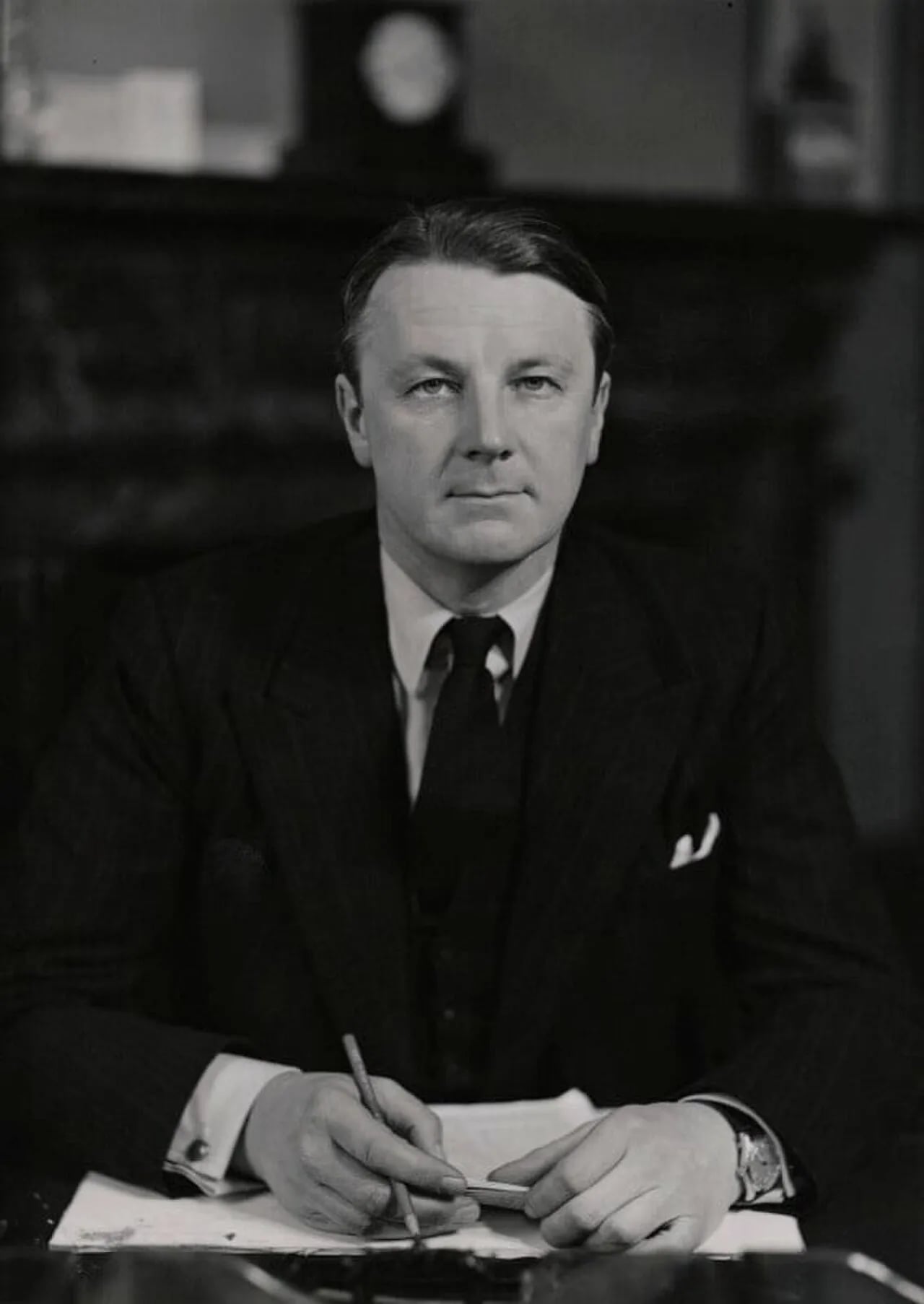 Portrait of Simon Wingfield Digby (1910–1998) – memorial page