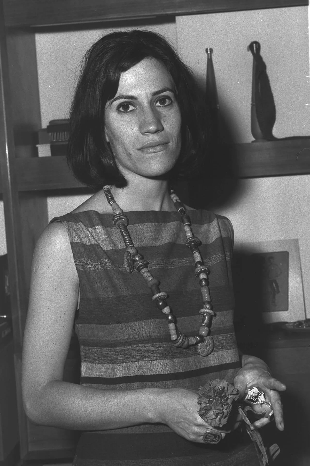 Portrait of Siona Shimshi (1939–2018) – memorial page