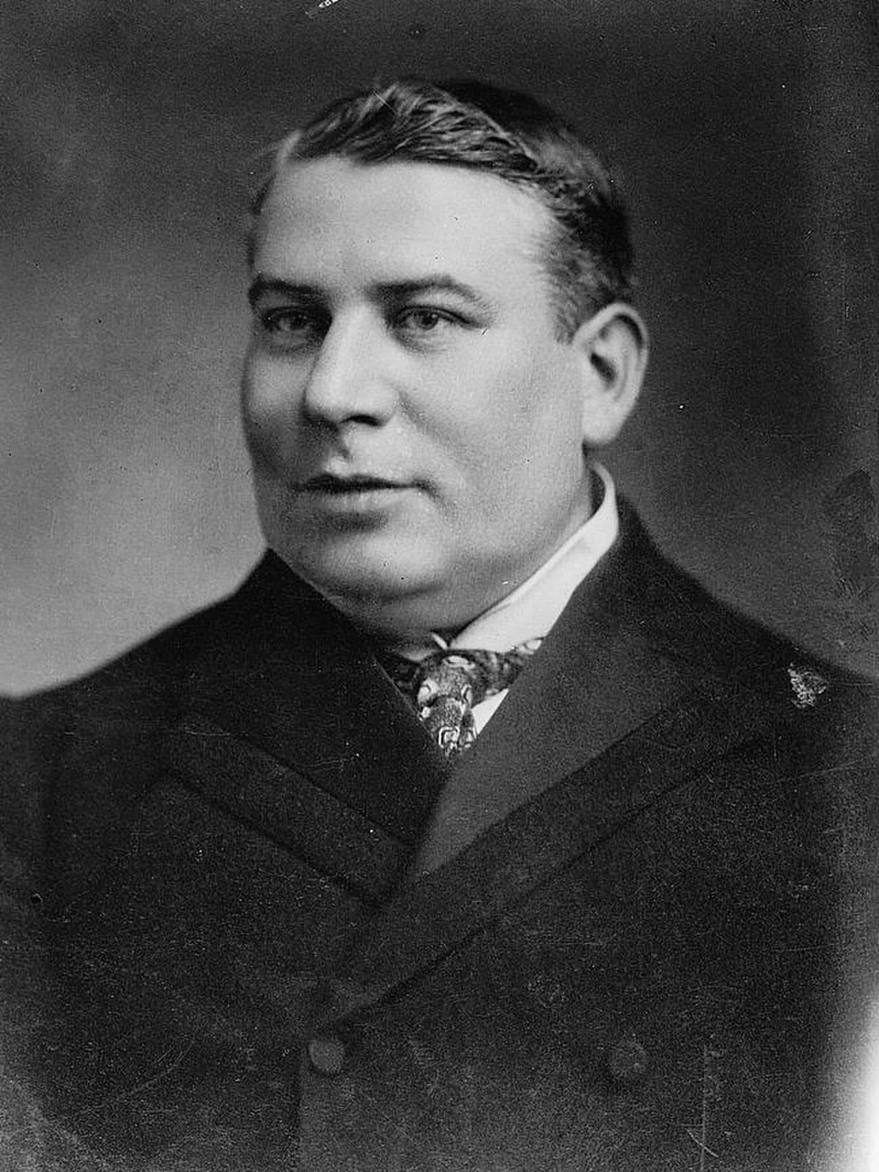 Portrait of Sir William Bull, 1st Baronet (1863–1931) – memorial page