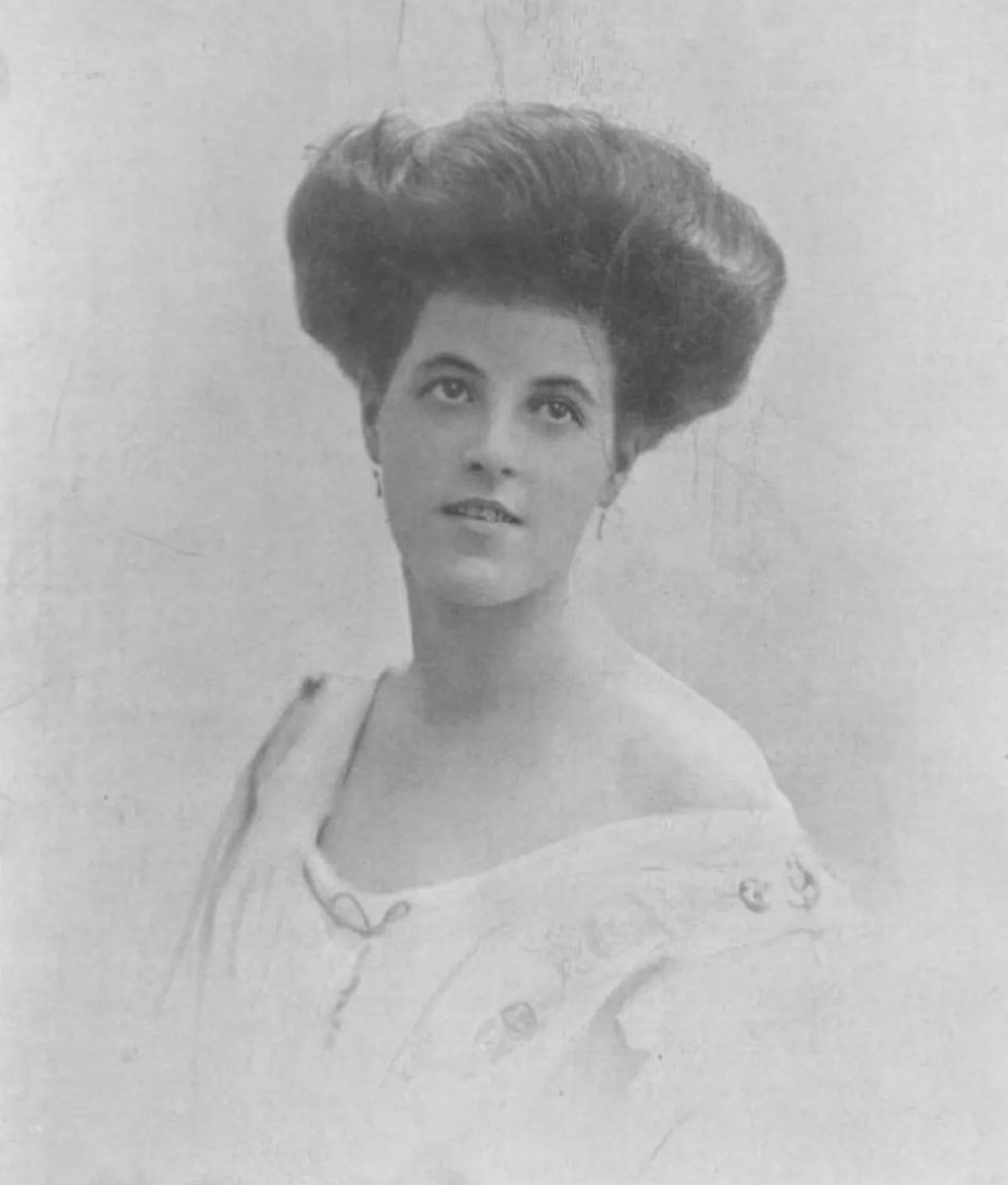 Portrait of Vera Mary Bayley (1887–1975) – memorial page