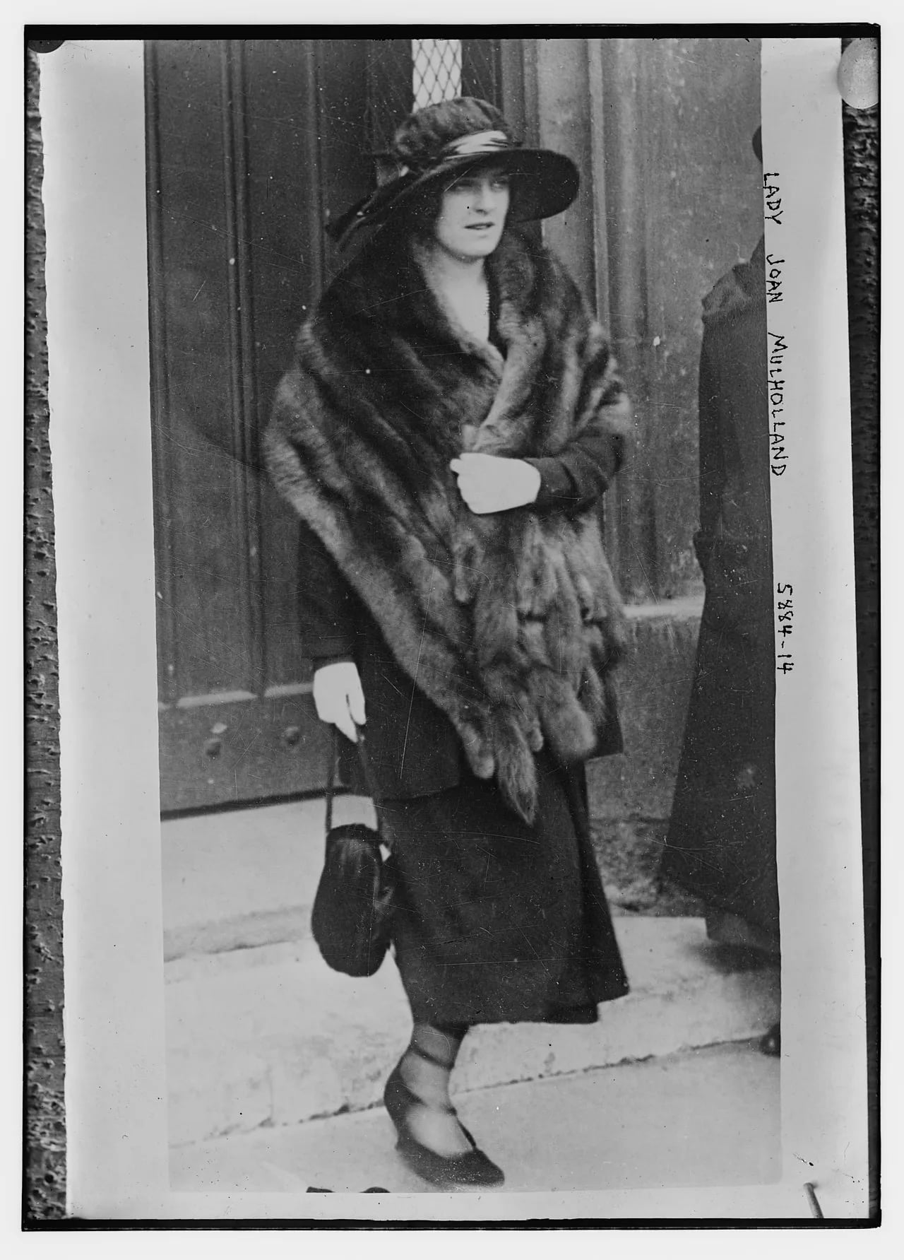 Portrait of Lady Joan Byng (1888–1976) – memorial page
