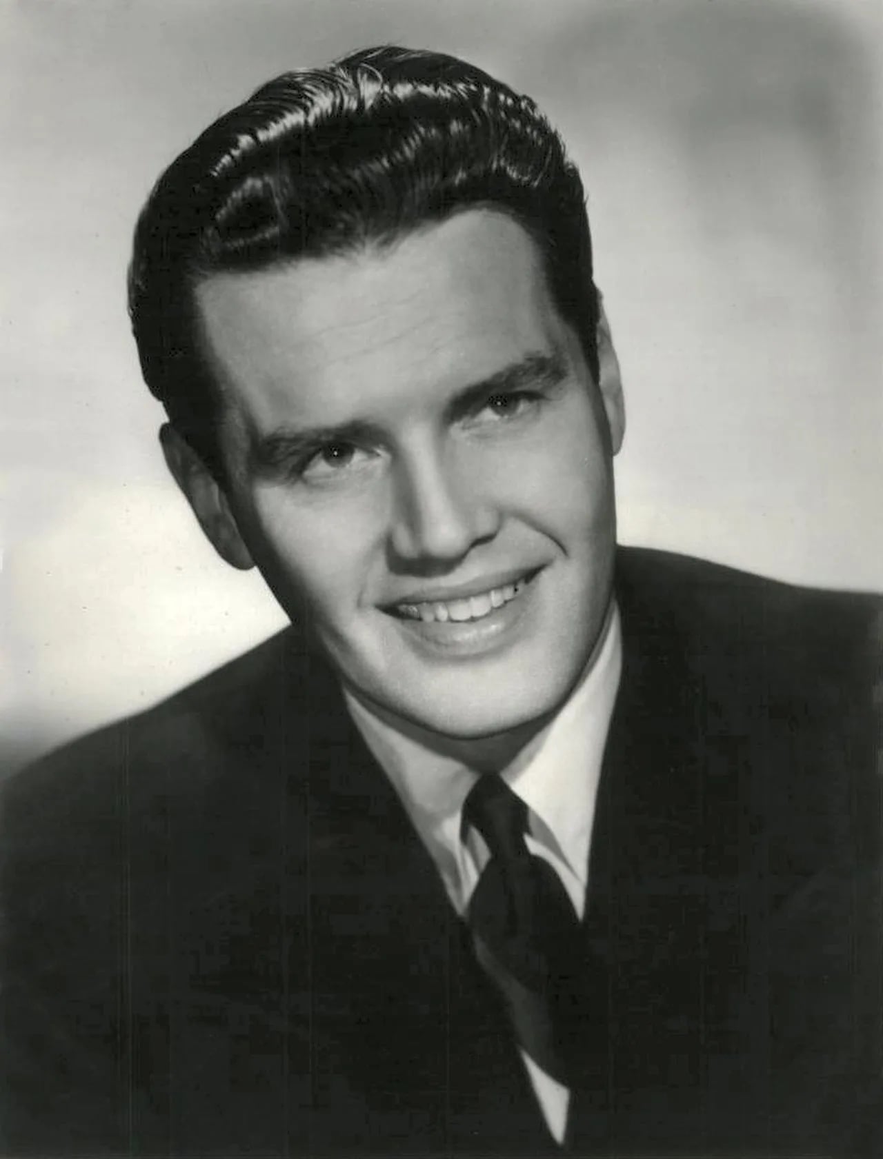 Portrait of Smilin' Jack Smith (1913–2006) – memorial page
