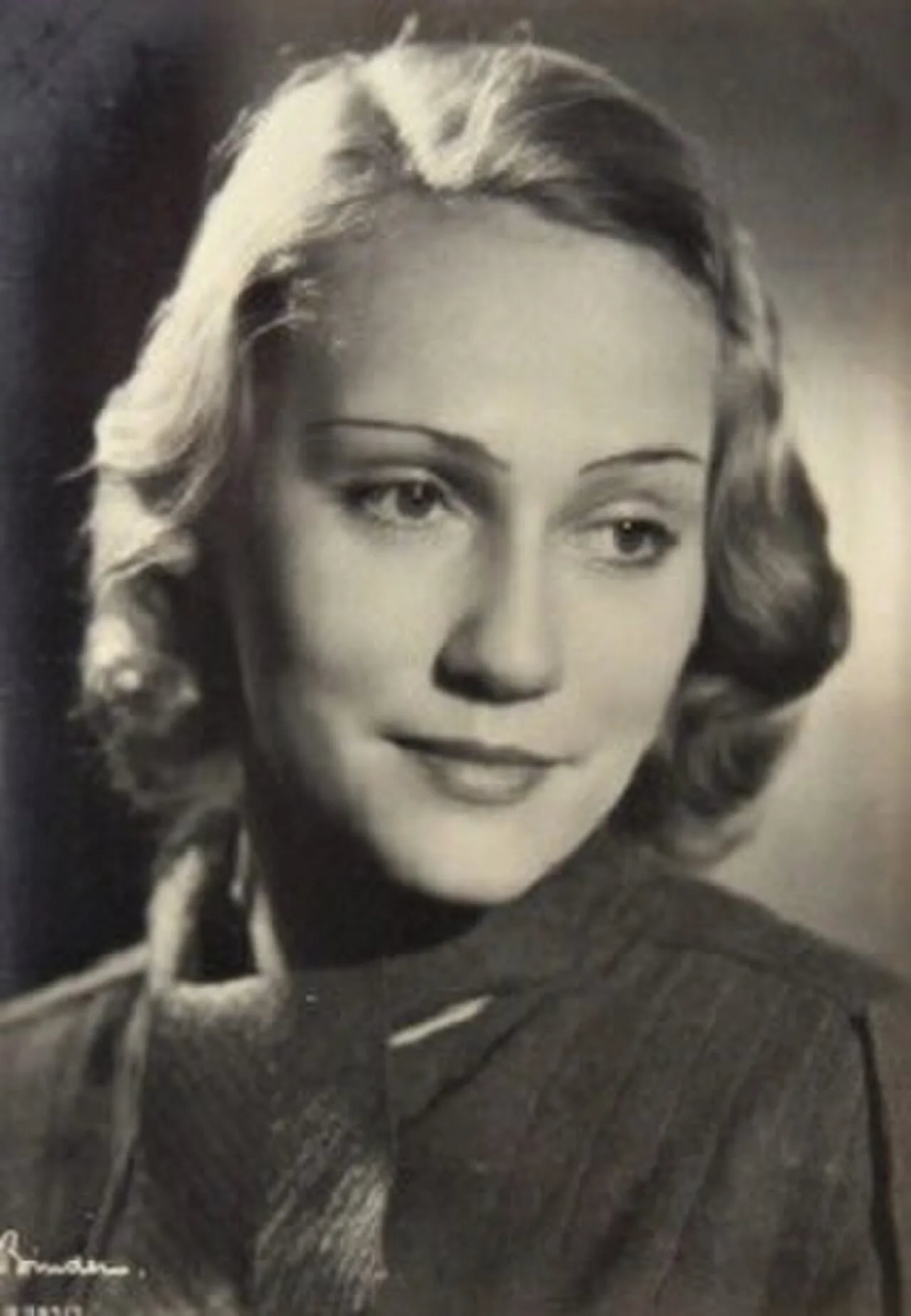 Portrait of Hilde Weissner (1909–1987) – memorial page
