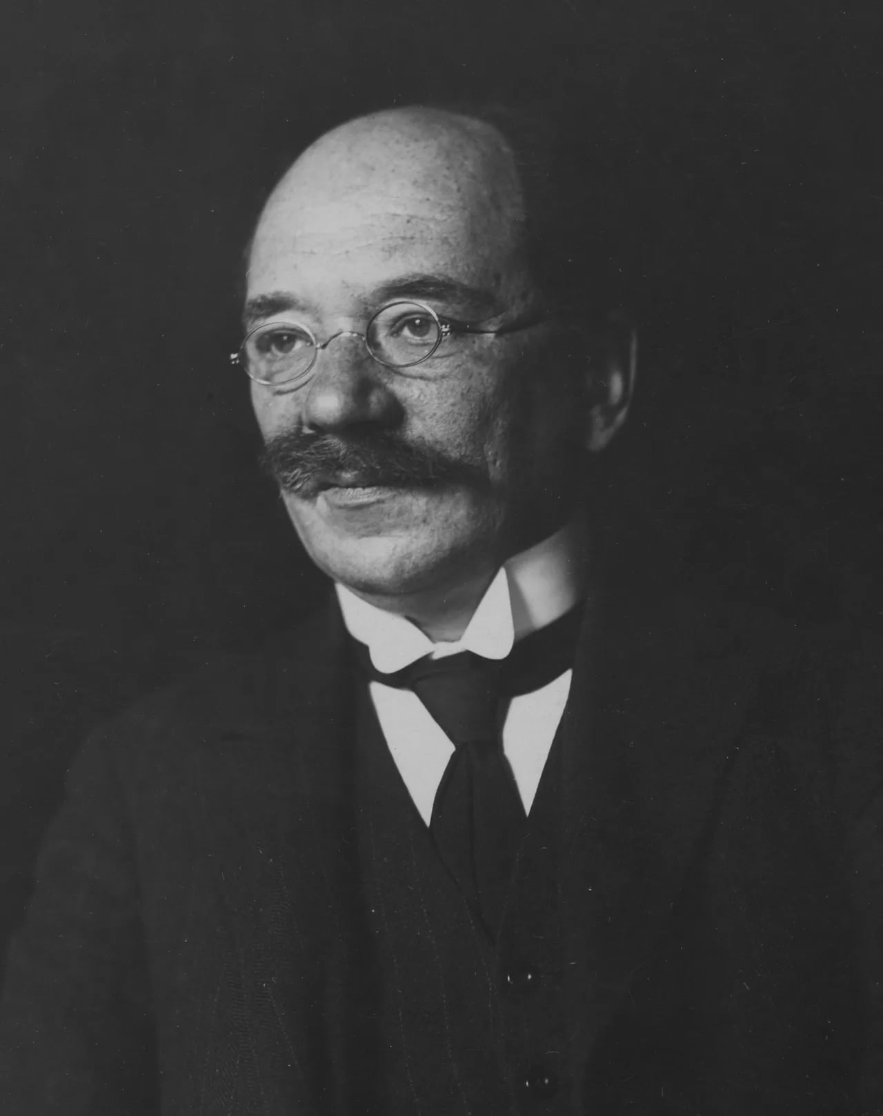 Portrait of Stanisław Kutrzeba (1876–1946) – memorial page