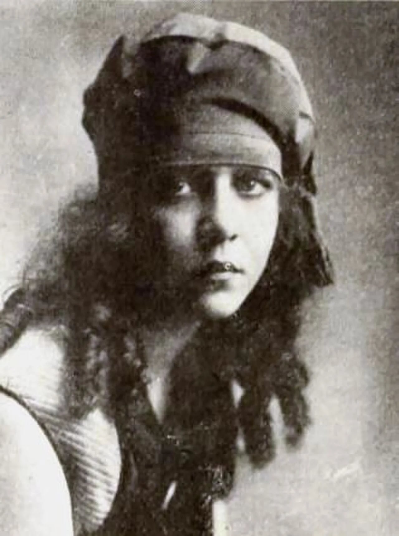 Porträt von June Caprice (1895–1936) – Gedenkseite