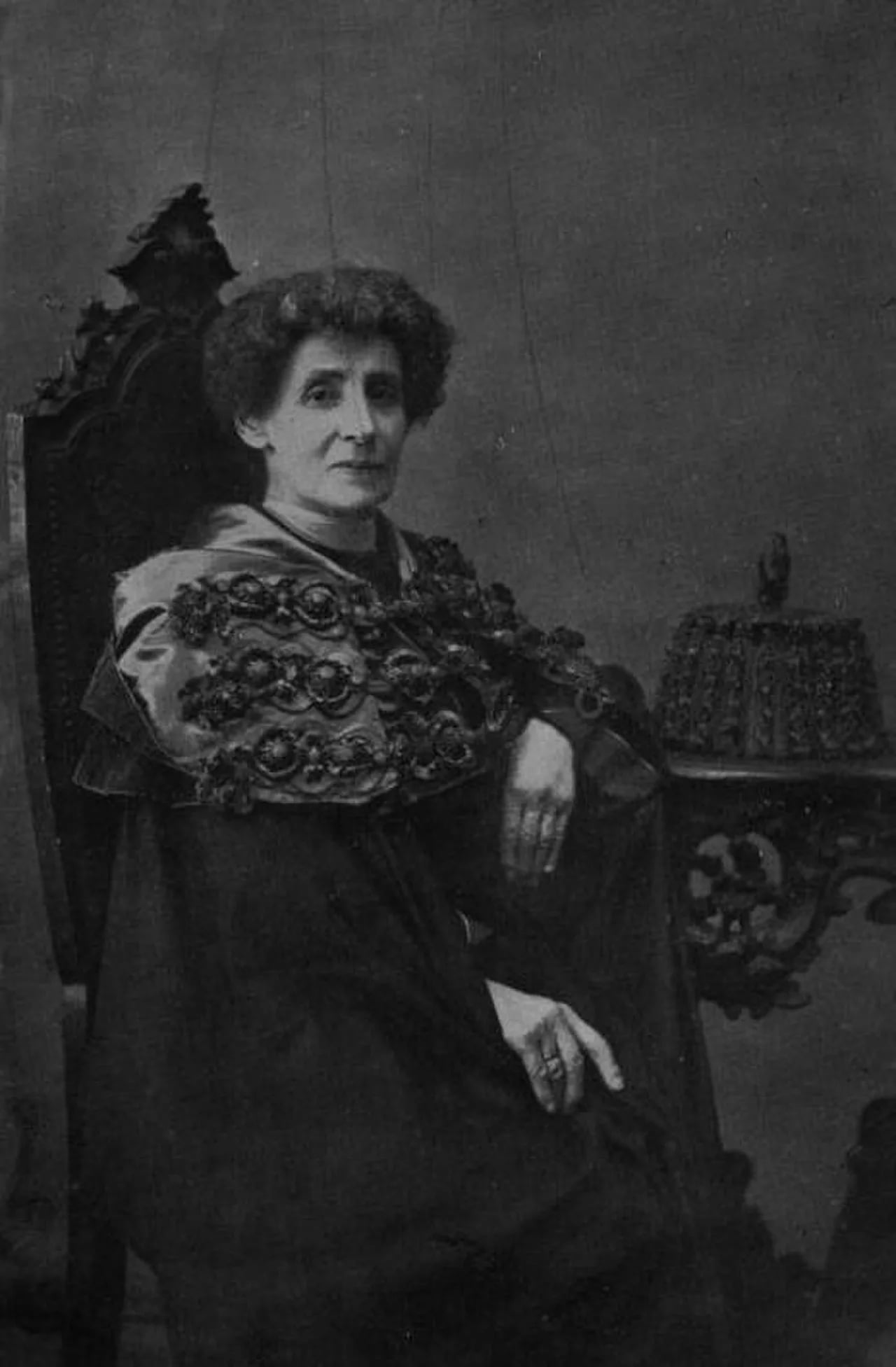 Portrait of Carolina Michaëlis de Vasconcelos (1851–1925) – memorial page