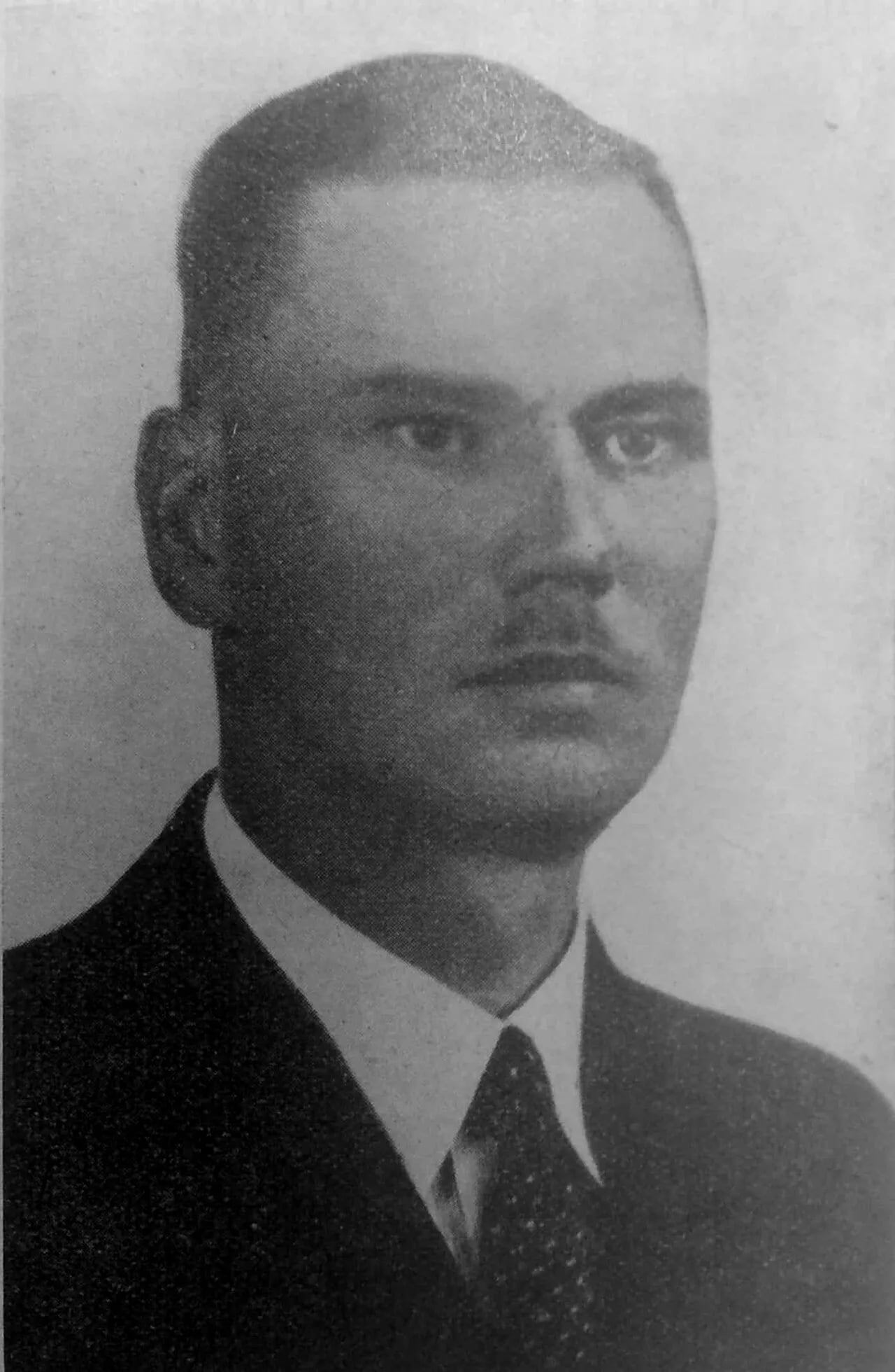 Portrait of August Utta (1886–1940) – memorial page
