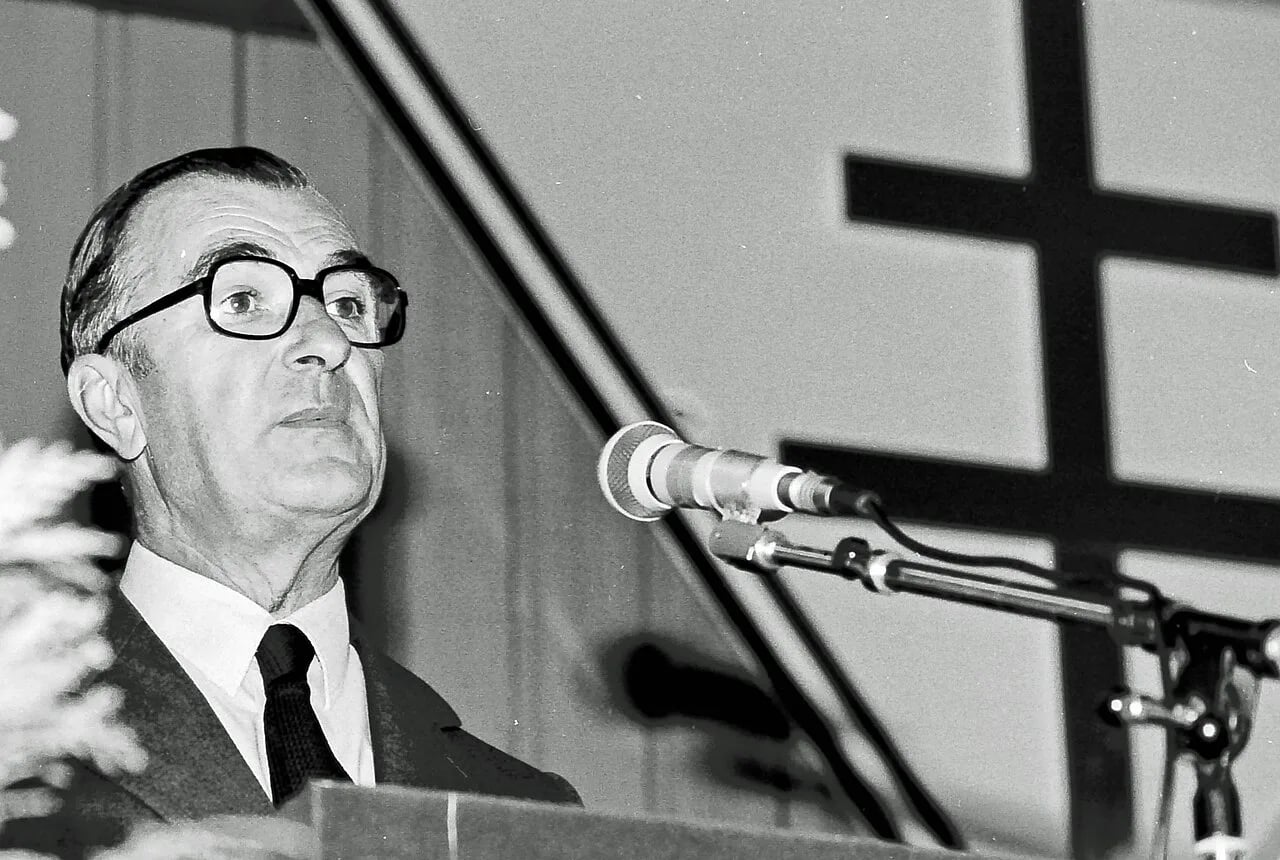 Porträt von Yvon Bourges (1921–2009) – Gedenkseite