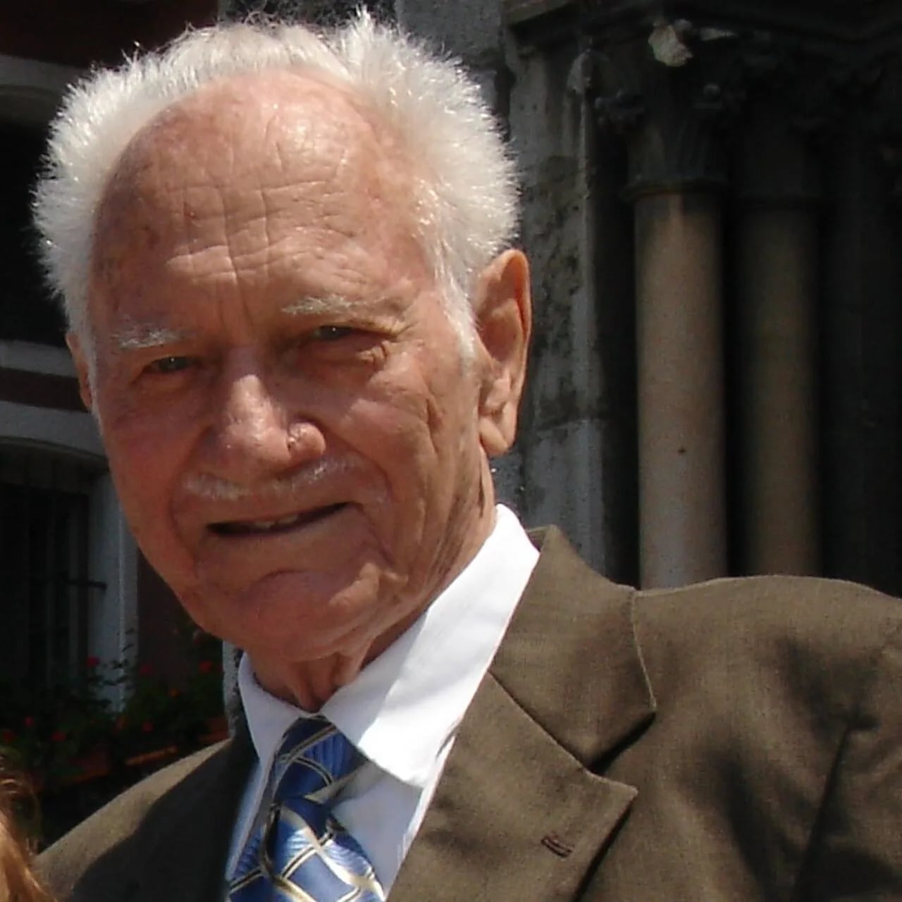 Porträt von Roger Lhermitte (1920–2016) – Gedenkseite