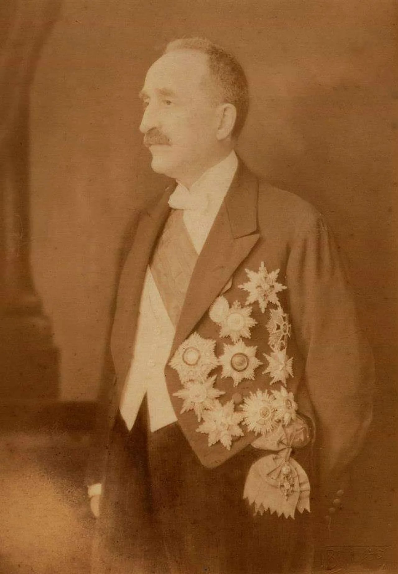 Portrait of Syrja Vlora (1860–1940) – memorial page