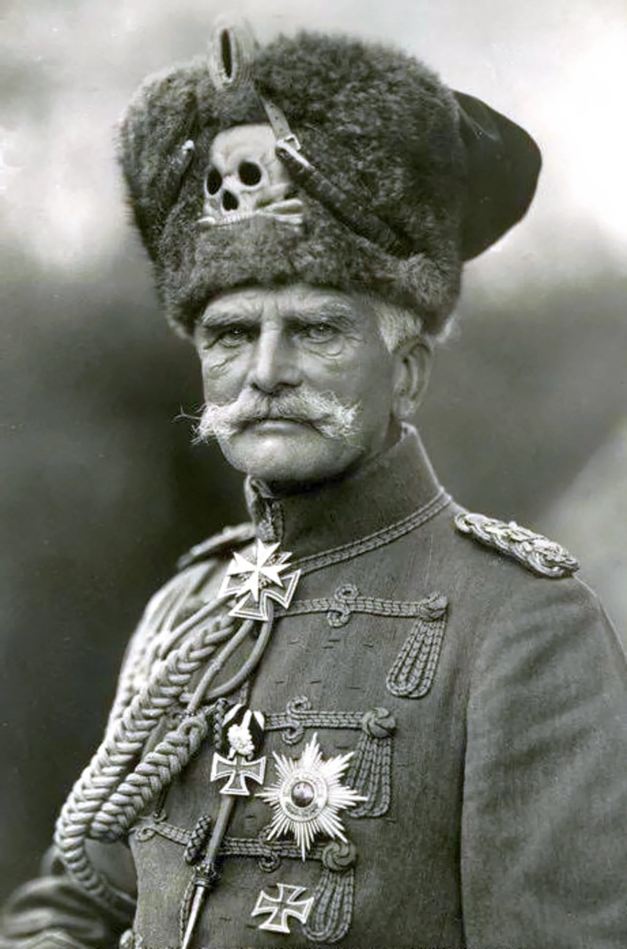 Porträt von August von Mackensen (1849–1945) – Gedenkseite