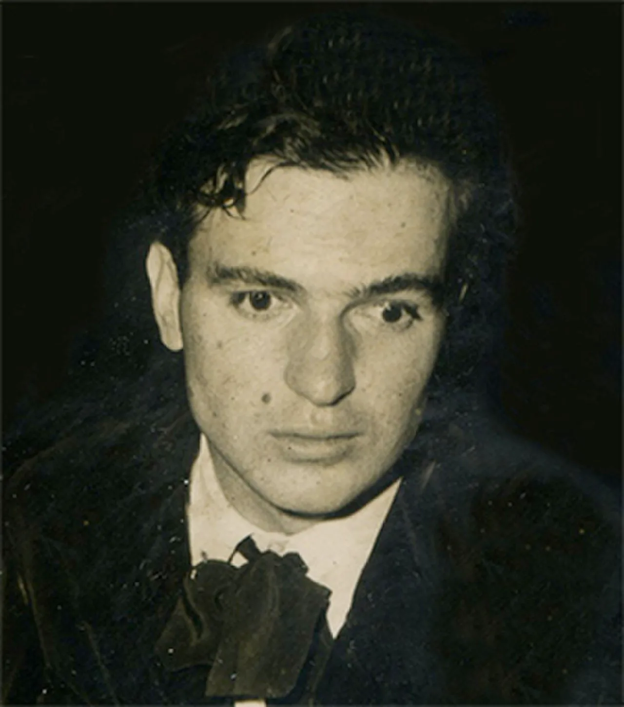 Portrait of Thanos Leivaditis (1934–2005) – memorial page