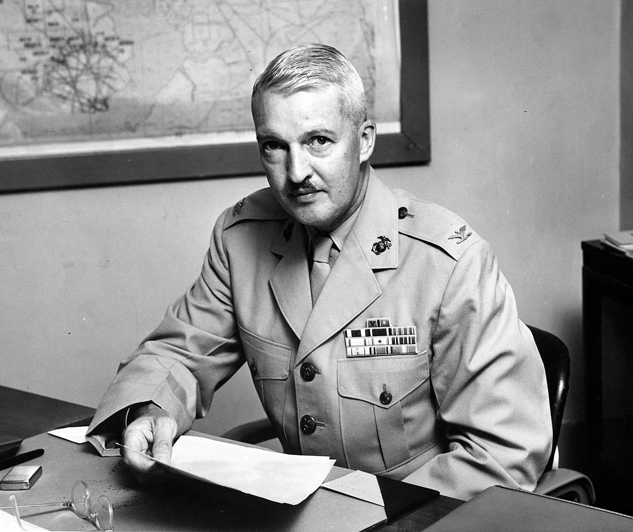 Porträt von Archie E. O'Neil (1905–1986) – Gedenkseite