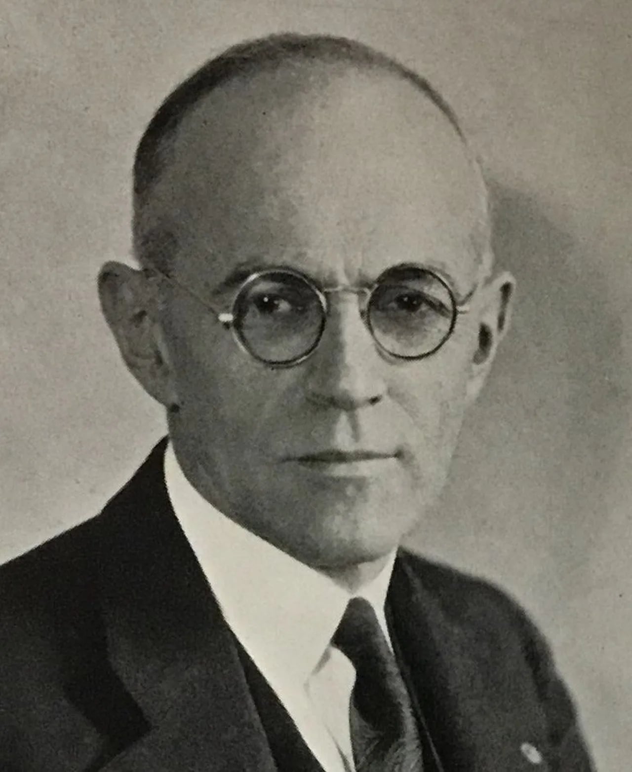 Portrait of Clarence H. Beecher (1877–1959) – memorial page