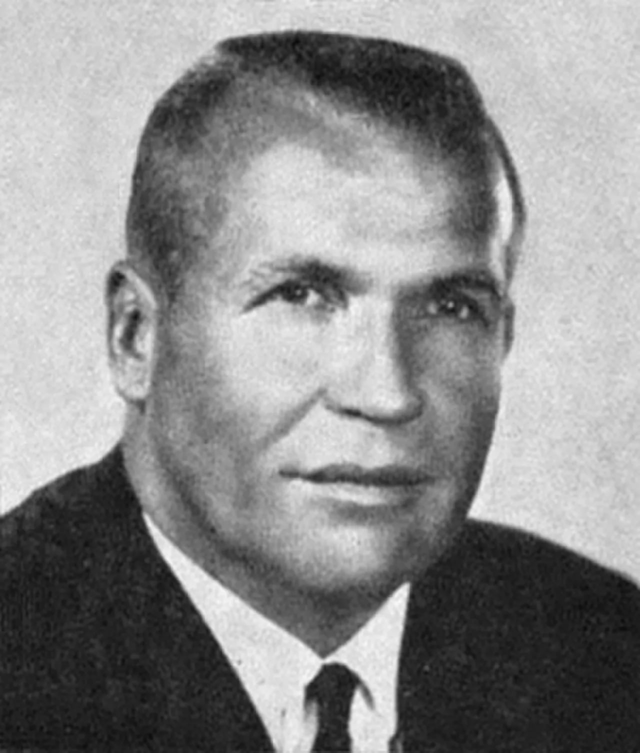 Portrait of Prentiss Walker (1917–1998) – memorial page