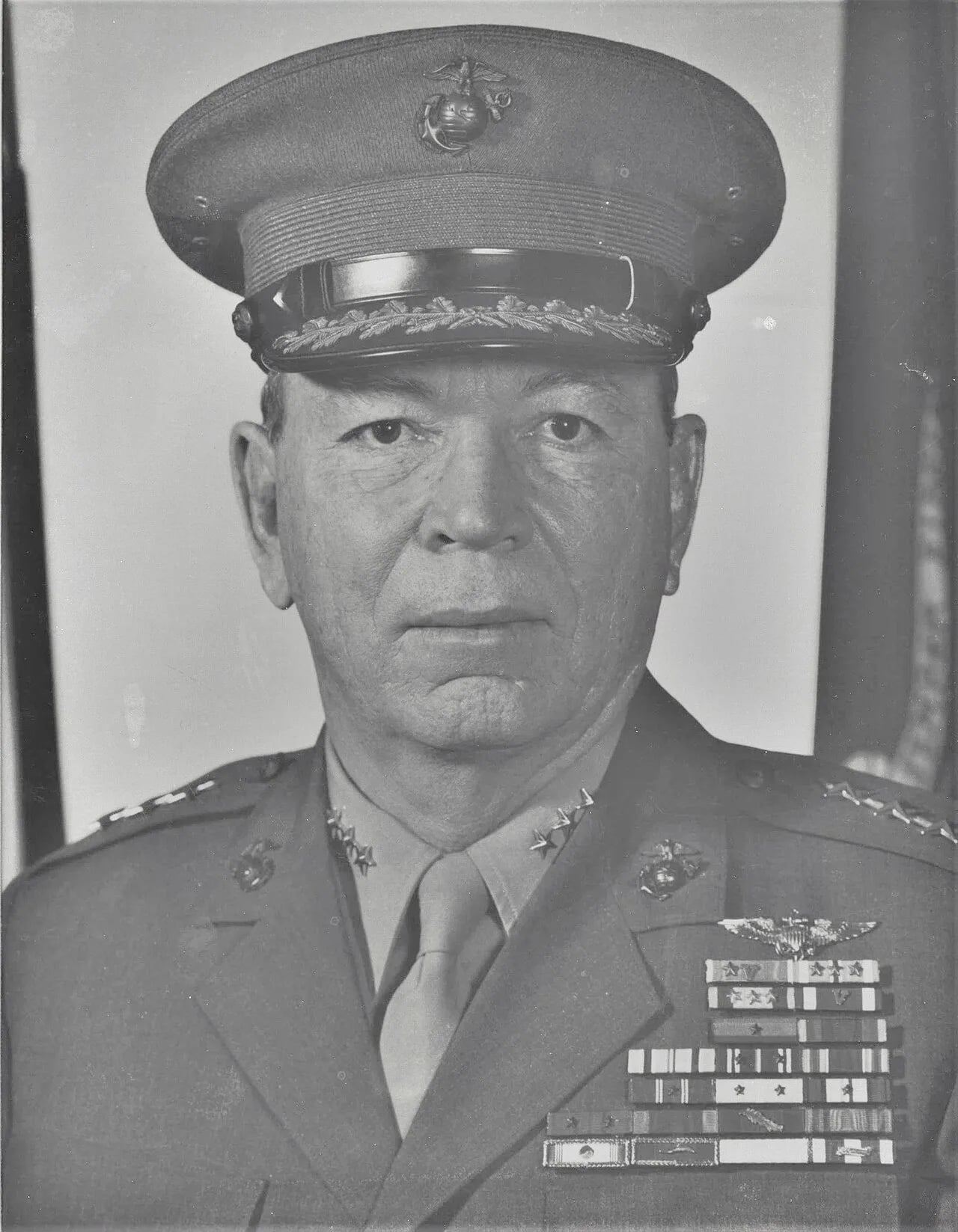 Portrait of Thomas H. Miller (1923–2007) – memorial page