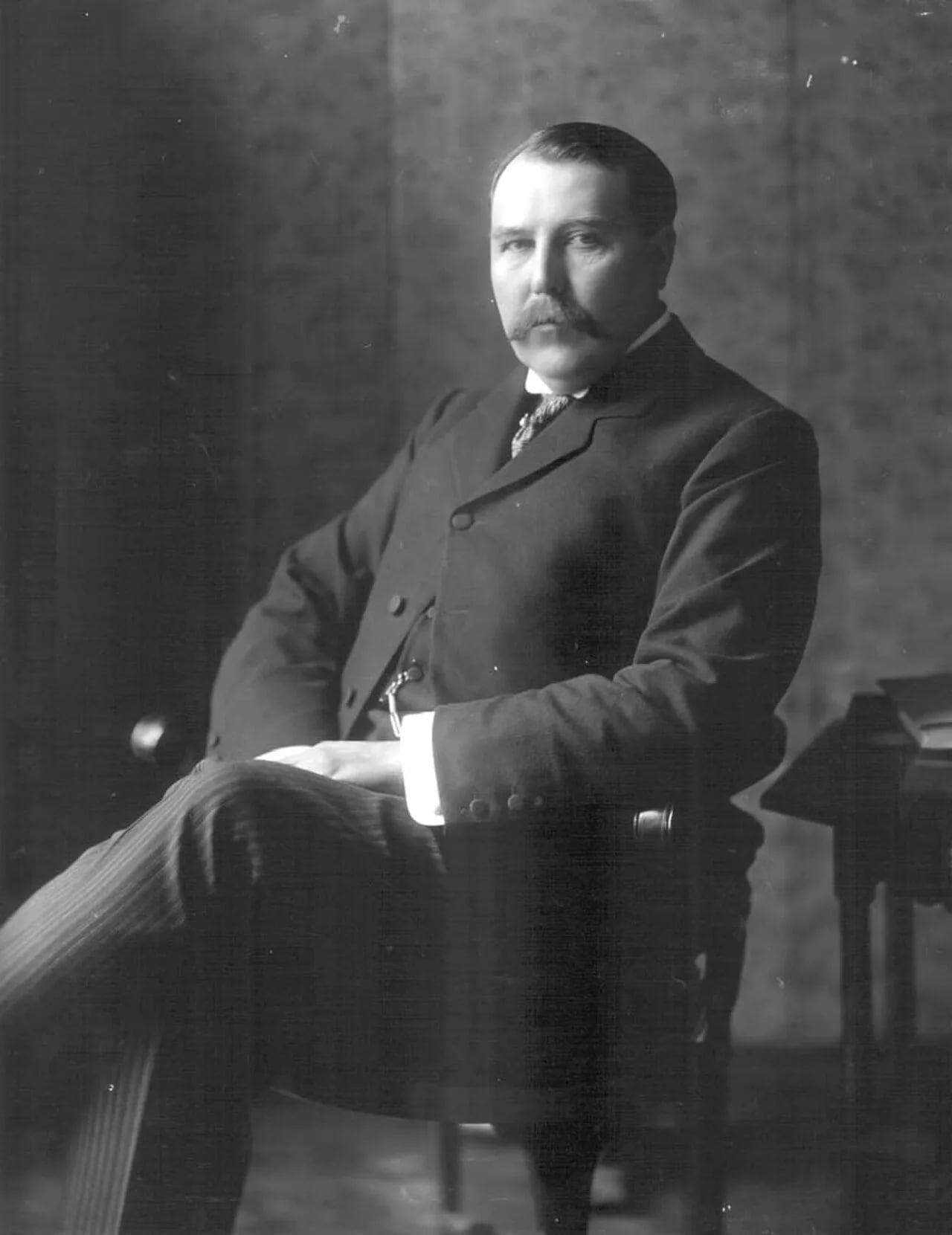 Portrait of Thomas McKinnon Wood (1855–1927) – memorial page