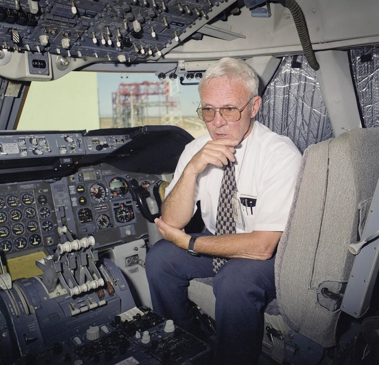 Portrait of Thomas McMurtry (1935–2015) – memorial page