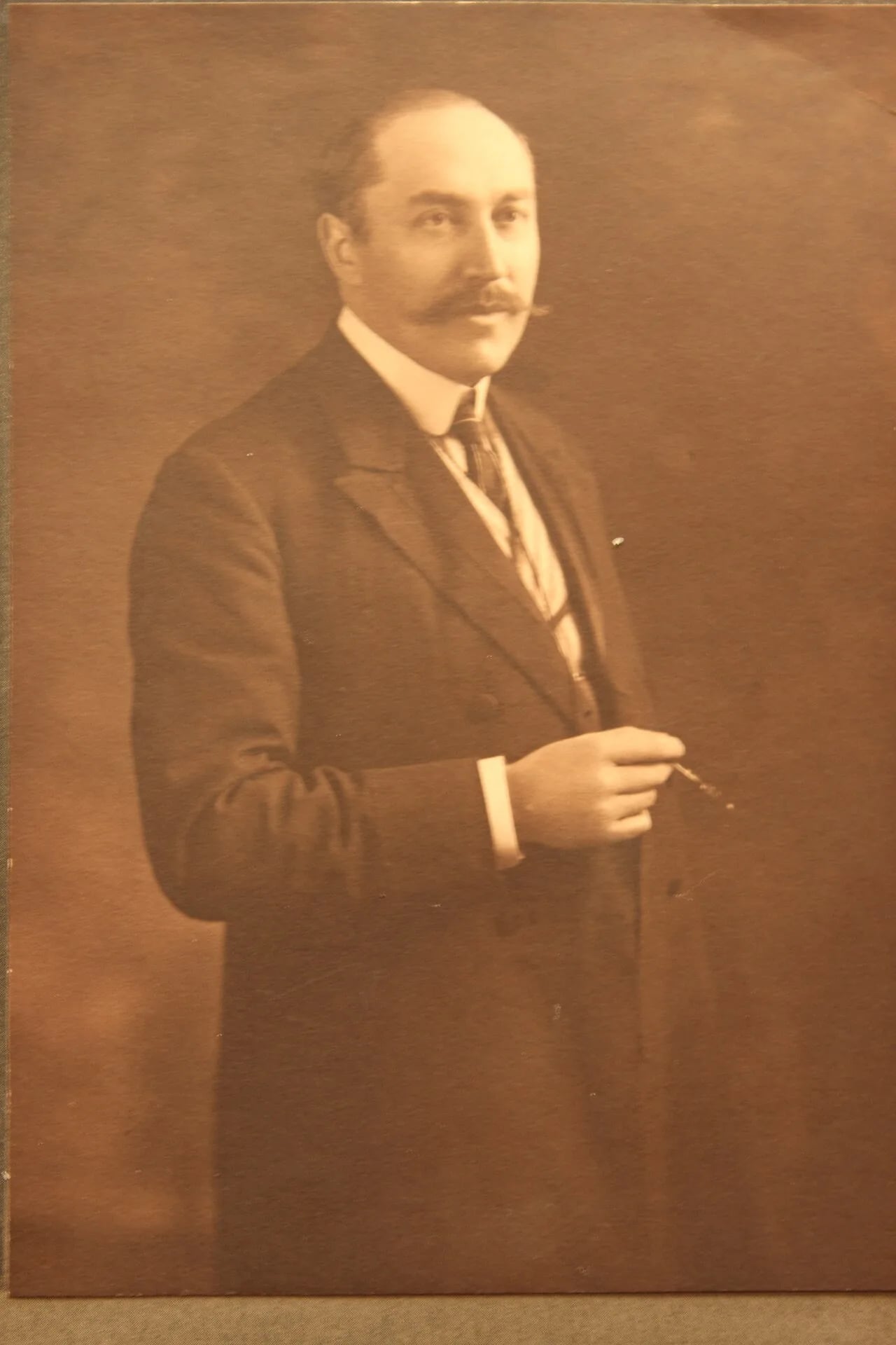 Porträt von Alexandre Moret (1868–1938) – Gedenkseite