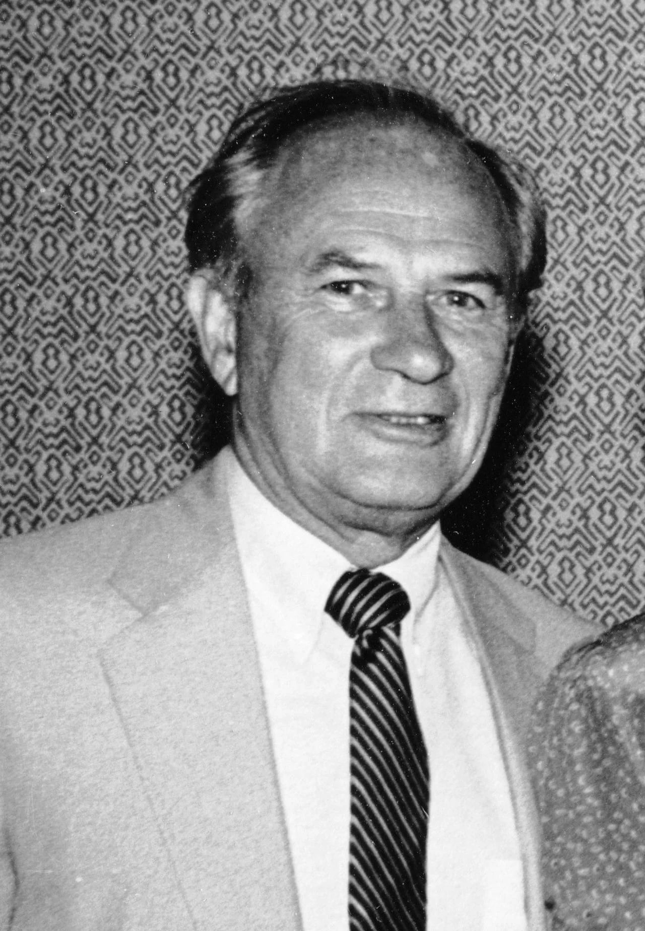 Porträt von Thomas W. McGee (1924–2012) – Gedenkseite