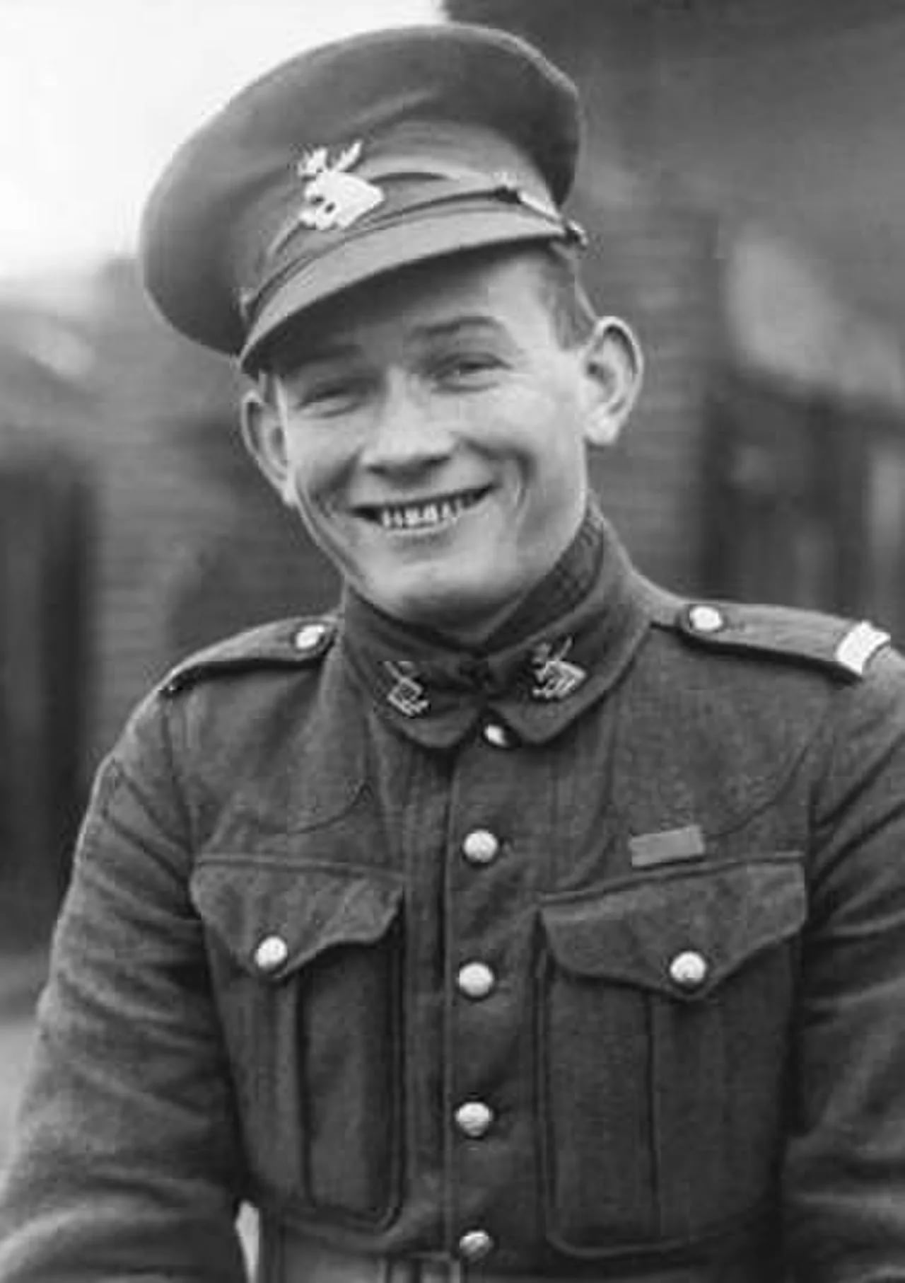 Portrait of Thomas William Holmes (1898–1950) – memorial page