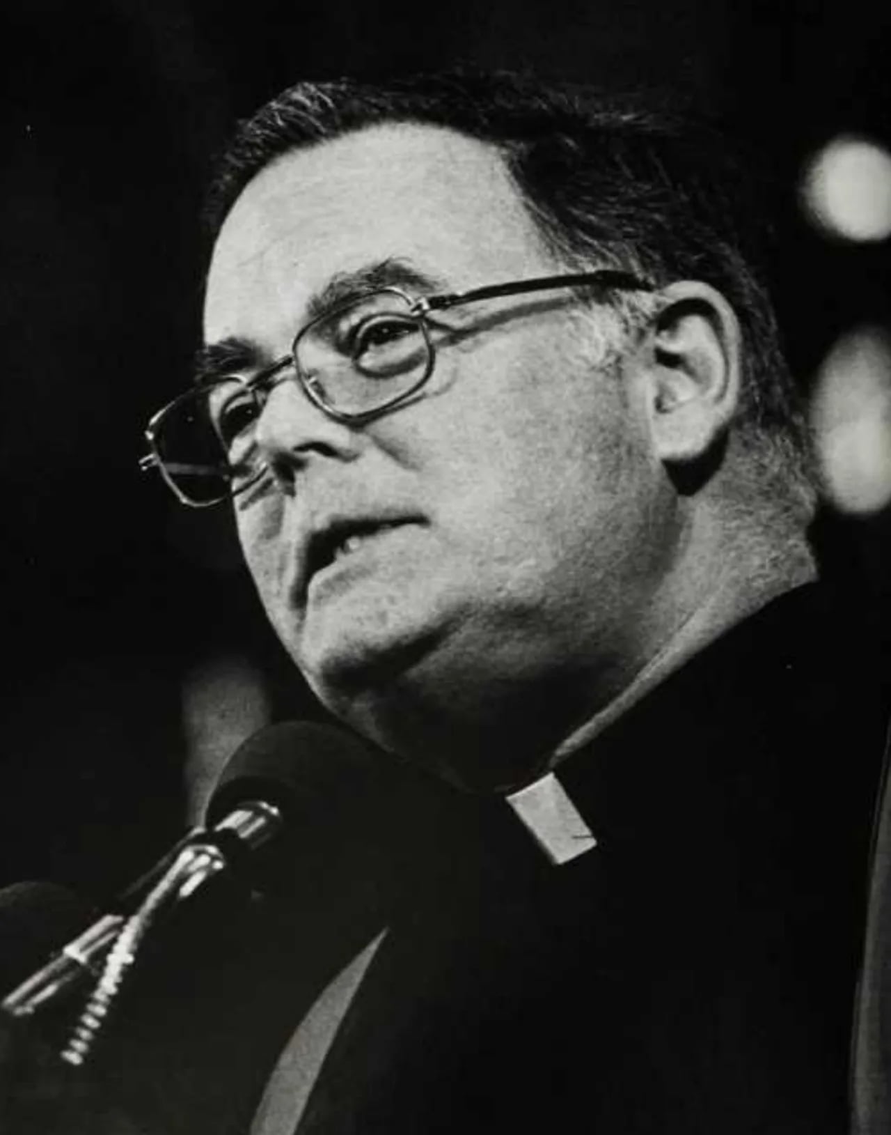 Portrait of Timothy S. Healy (1923–1992) – memorial page