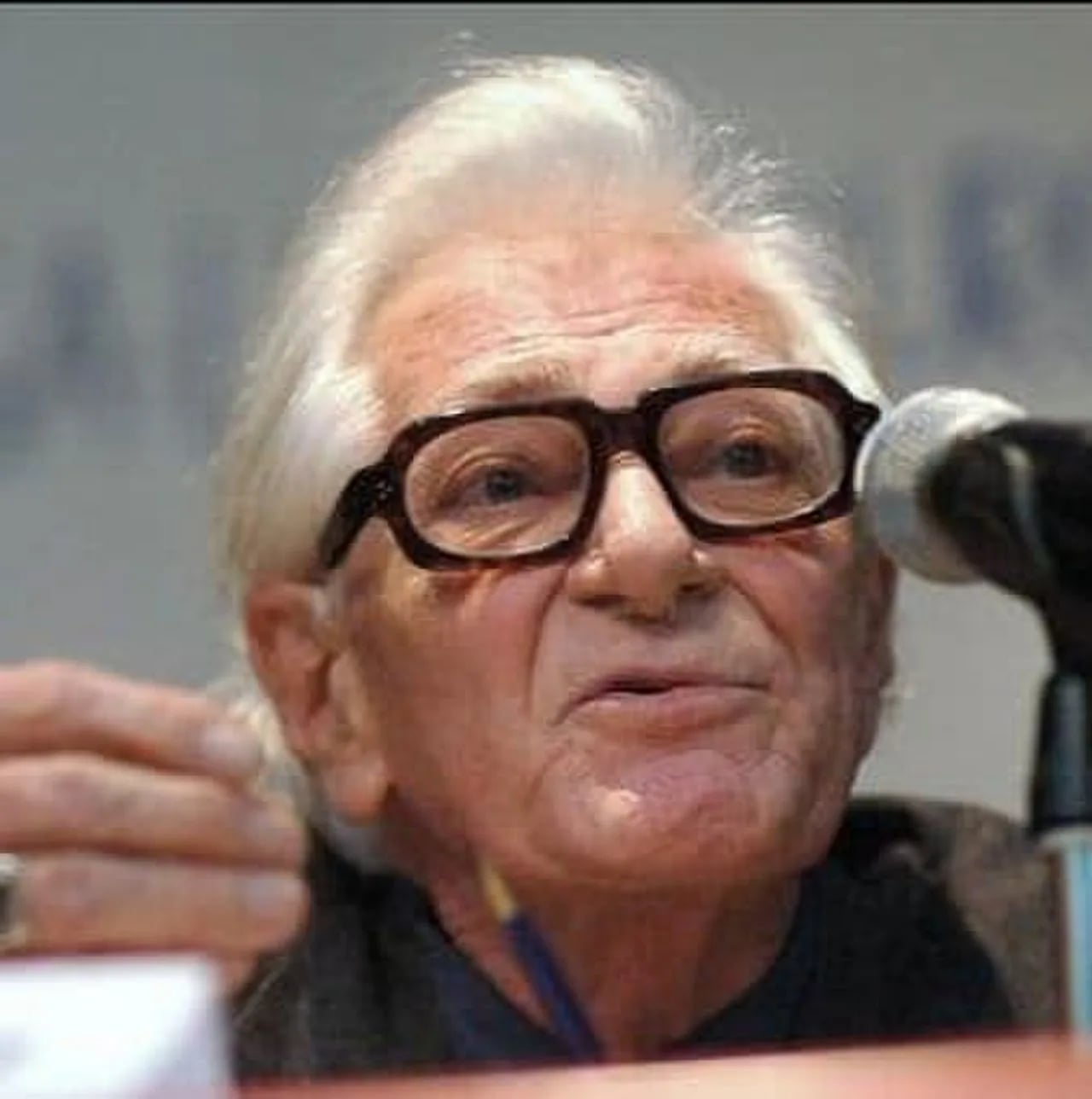 Porträt von Hans Heinz Holz (1927–2011) – Gedenkseite