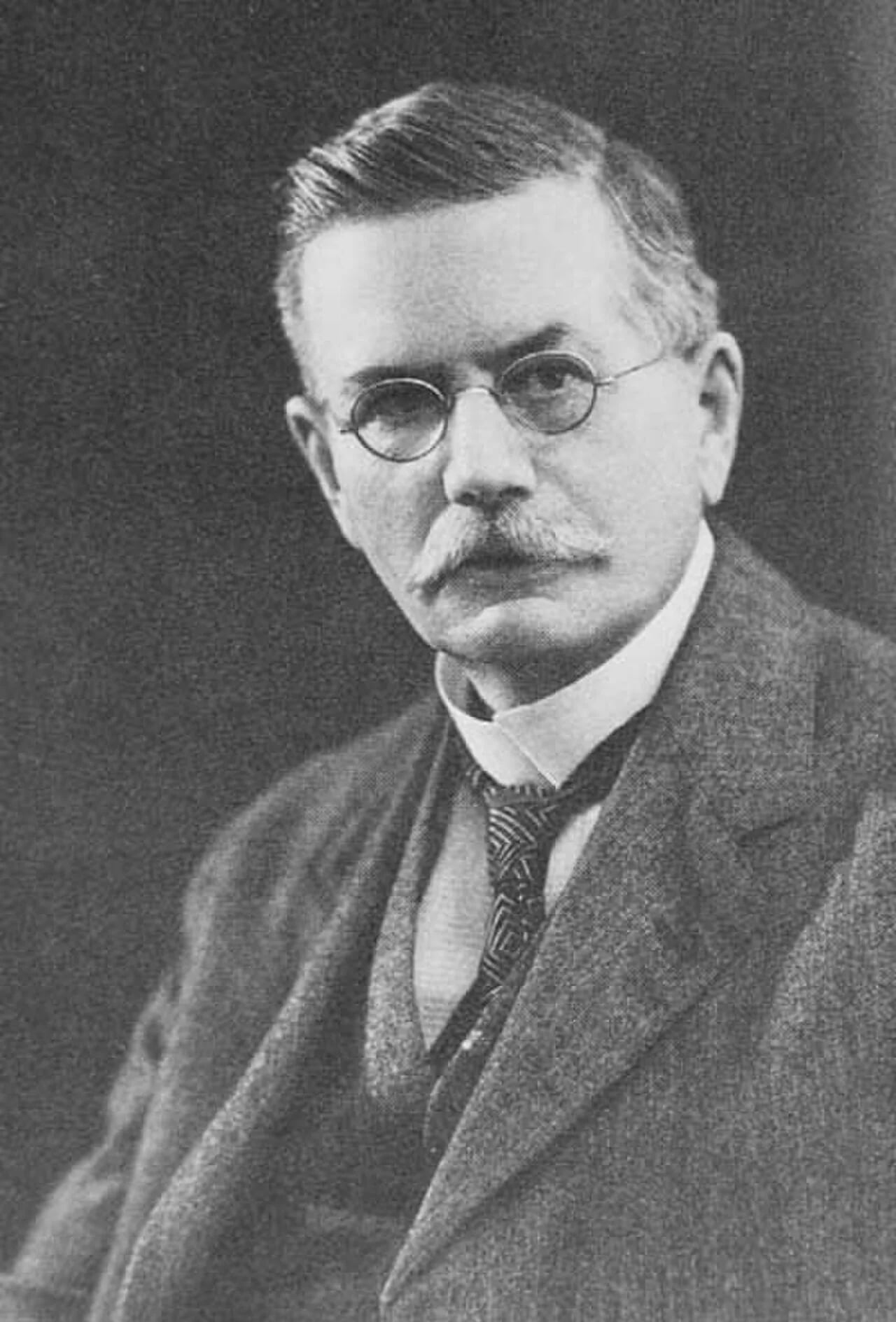 Portrait of Thomas Petch (1870–1948) – memorial page