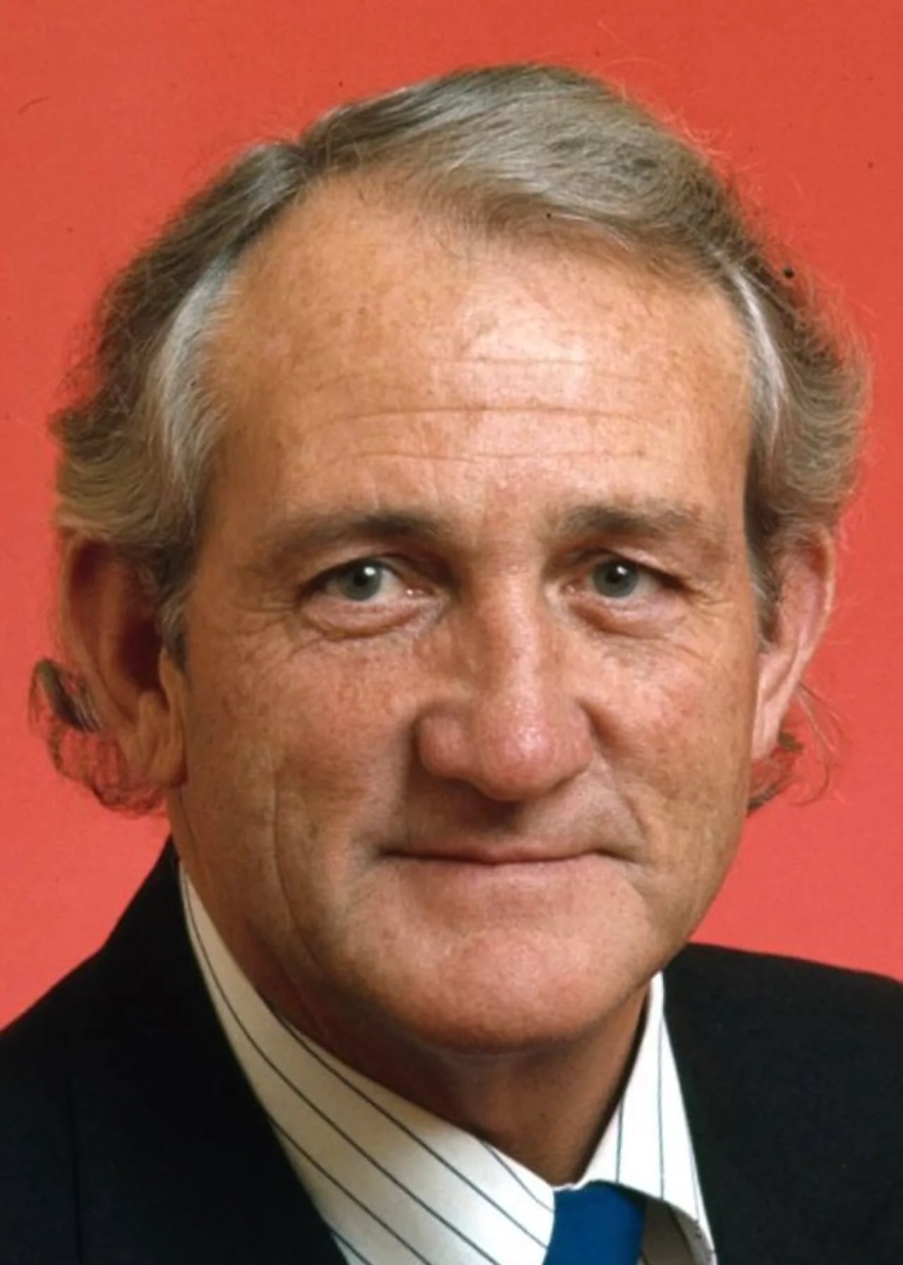 Porträt von Tom Uren (1921–2015) – Gedenkseite
