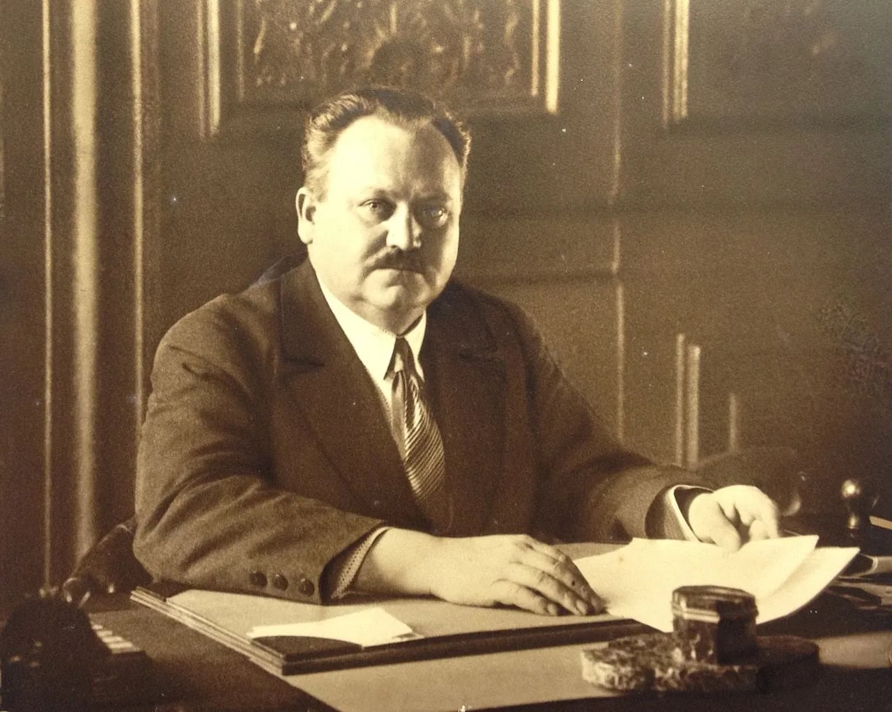 Portrait of Charles Hueber (1883–1943) – memorial page