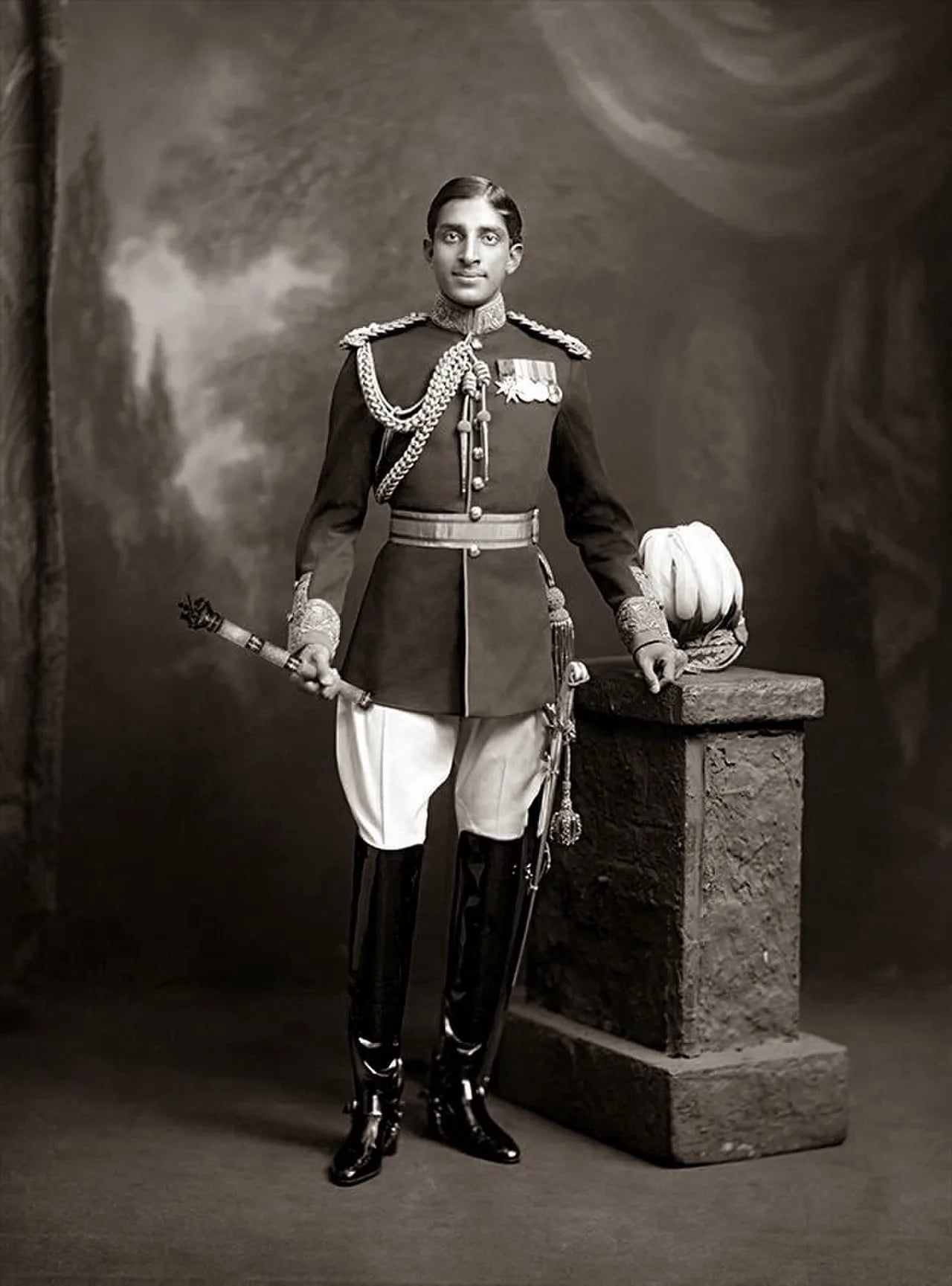 Porträt von Tukojirao Holkar III (1890–1978) – Gedenkseite