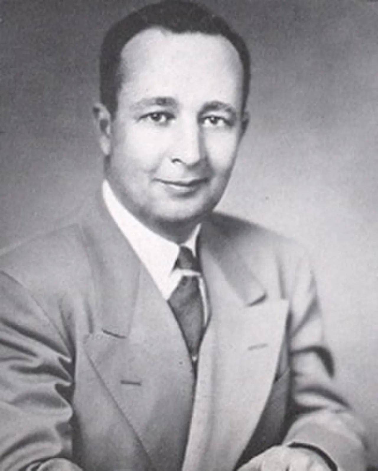 Portrait of Robert B. Crosby (1911–2000) – memorial page
