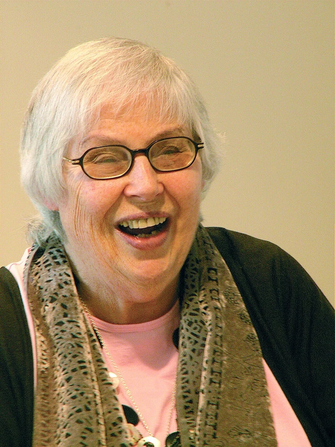 Portrait of Valerie Campbell-Harding (1932–2006) – memorial page
